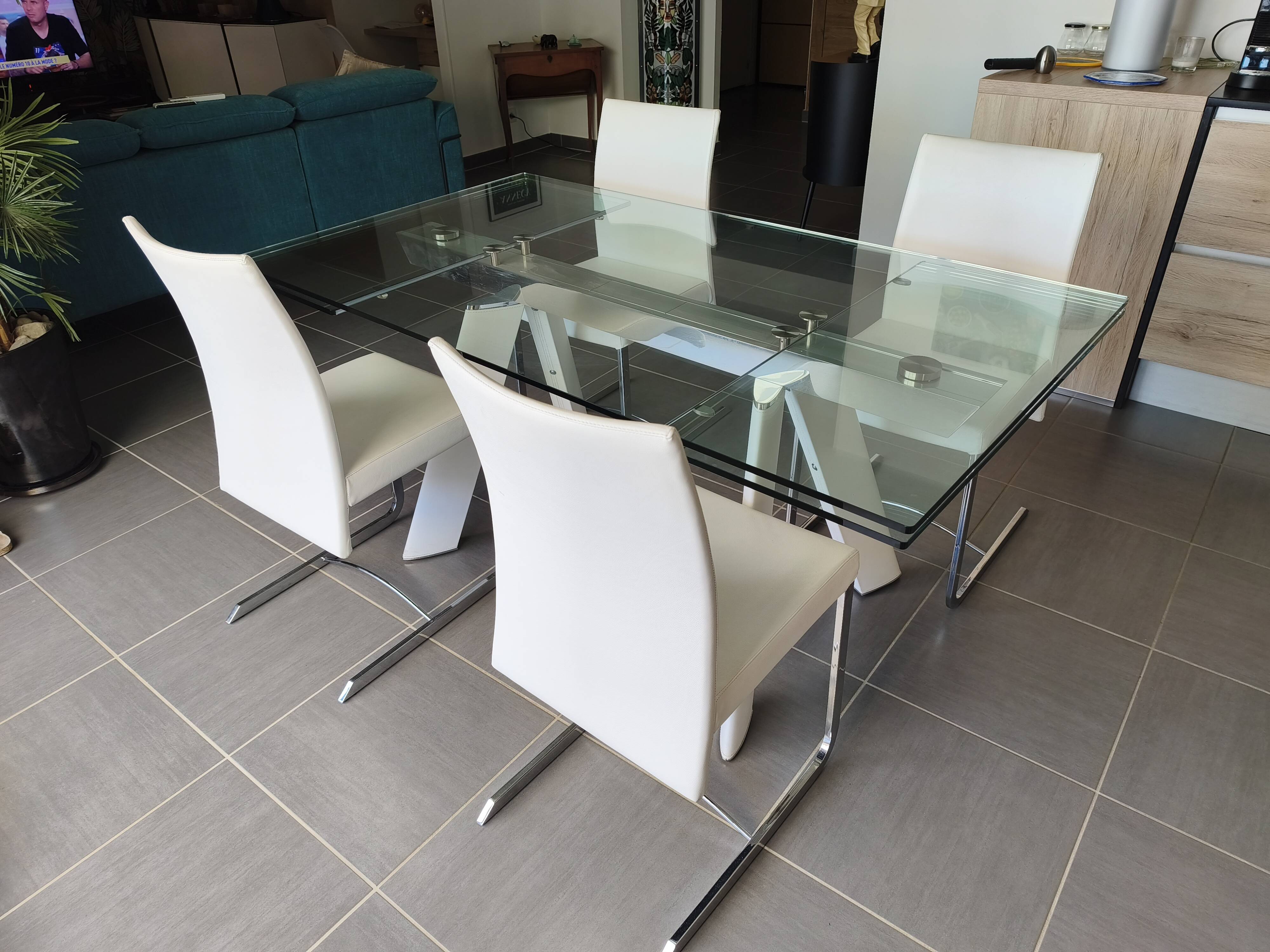 Table and 4 chairs Roche Bobois