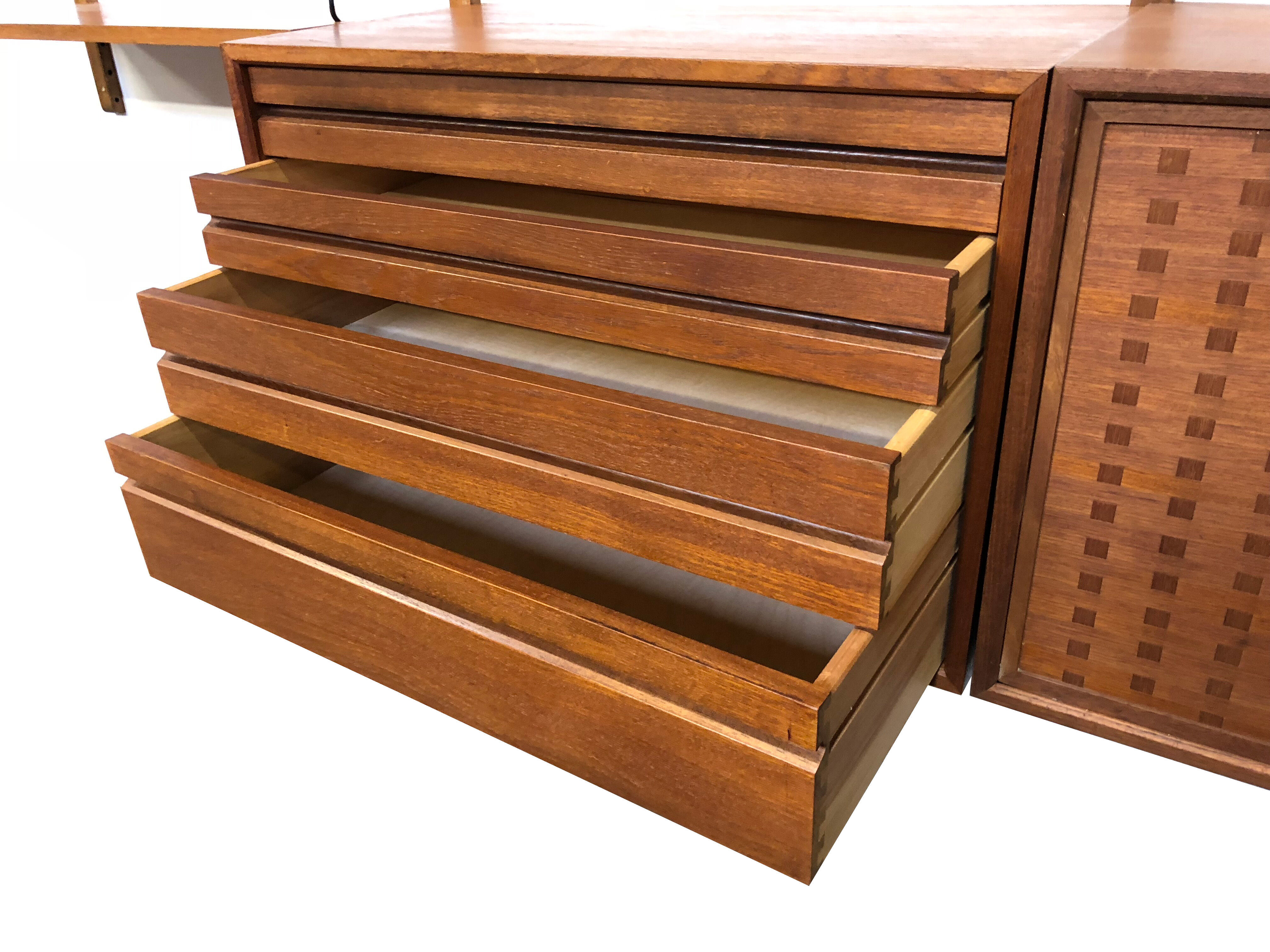 Poul Cadovius royal system