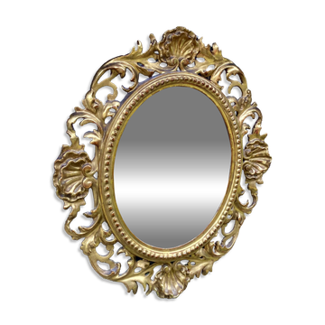 Miroir en bois sculpté doré à la feuille , époque Louis XV 18ème