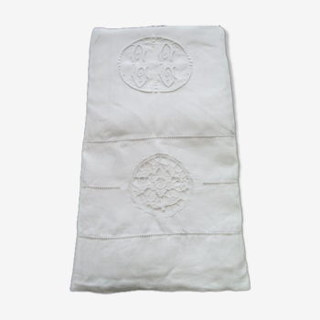 Drap ancien en lin monogramme GG broderies et jours en retour  2.40 x 3 m