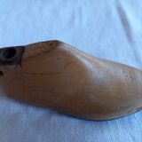 Pair of 2 children's shoe trees, handmade work, light wood, size 22