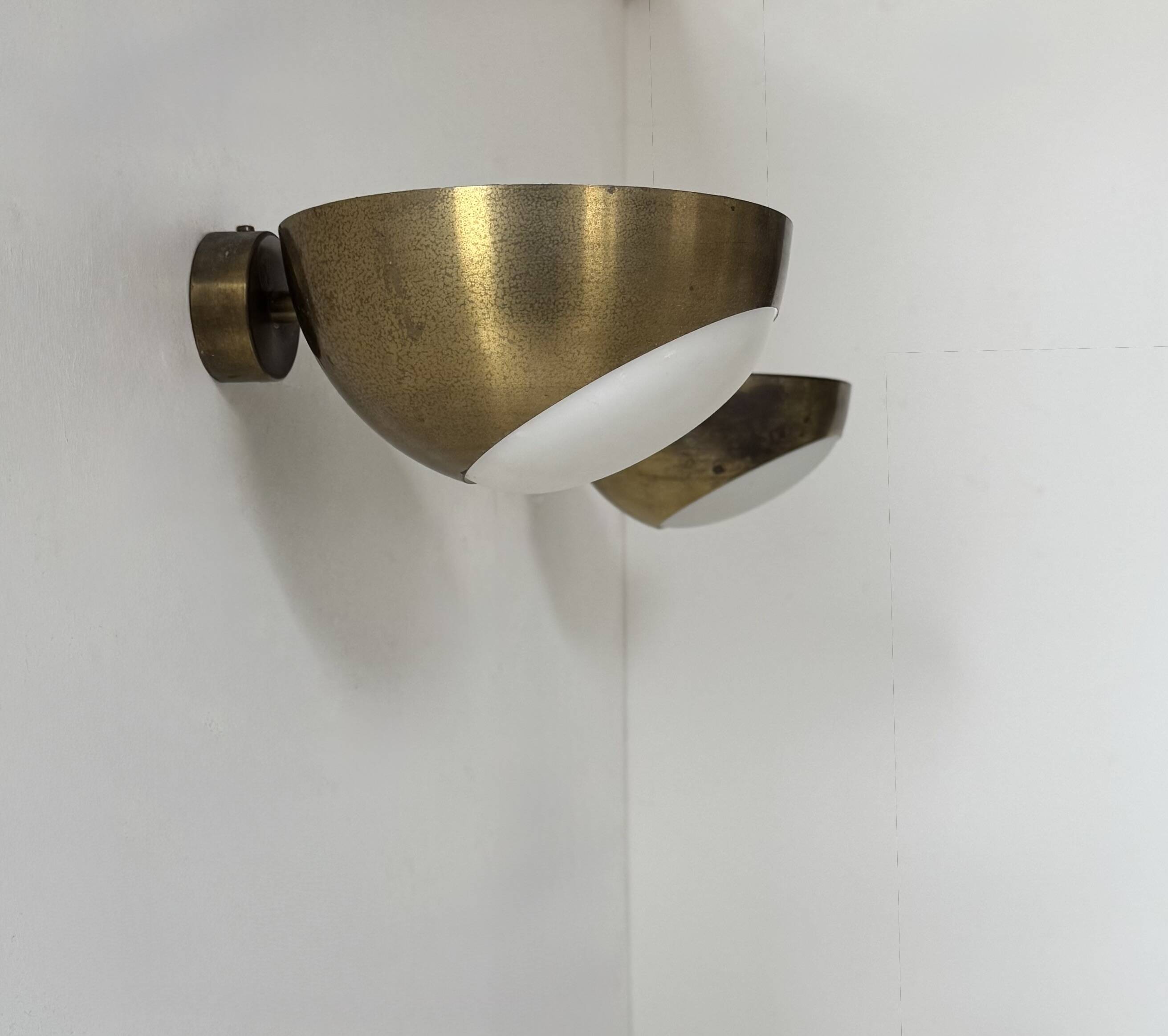 Paire d'appliques vintage laiton et verre, Italie 1960