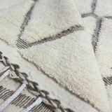Beni Ouarain Berber rug • Brown diamond pattern on a beige background