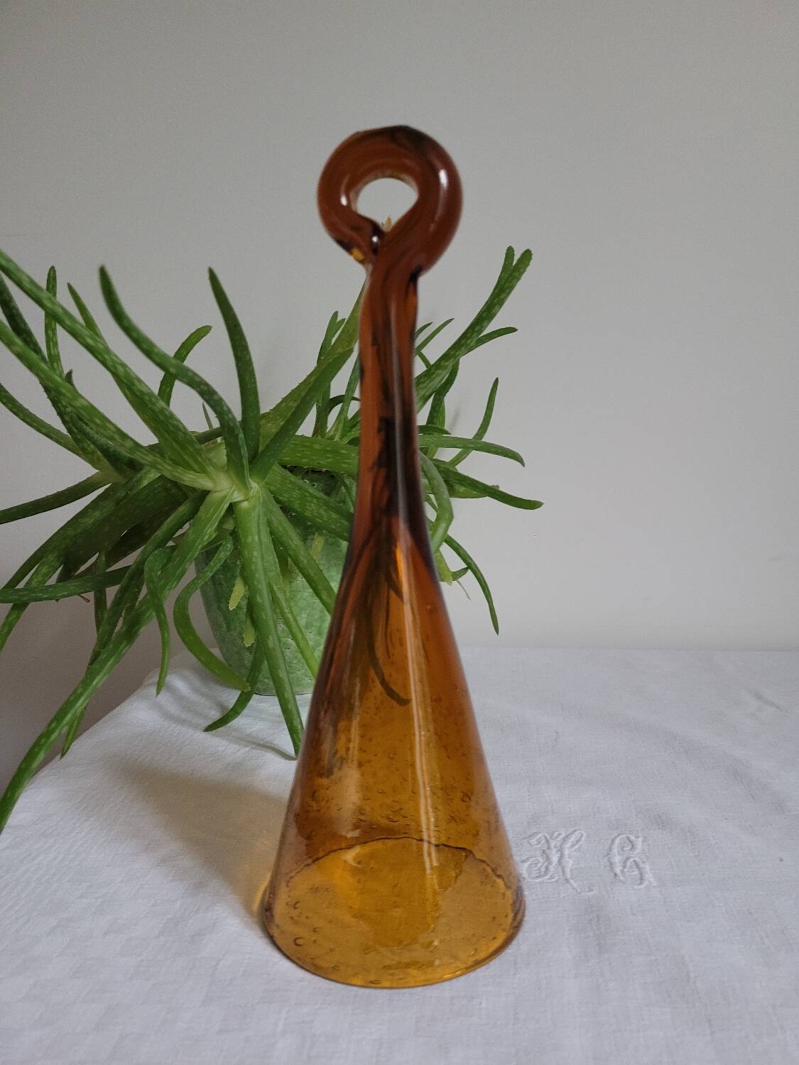 Pomponnette amber champagne Biot