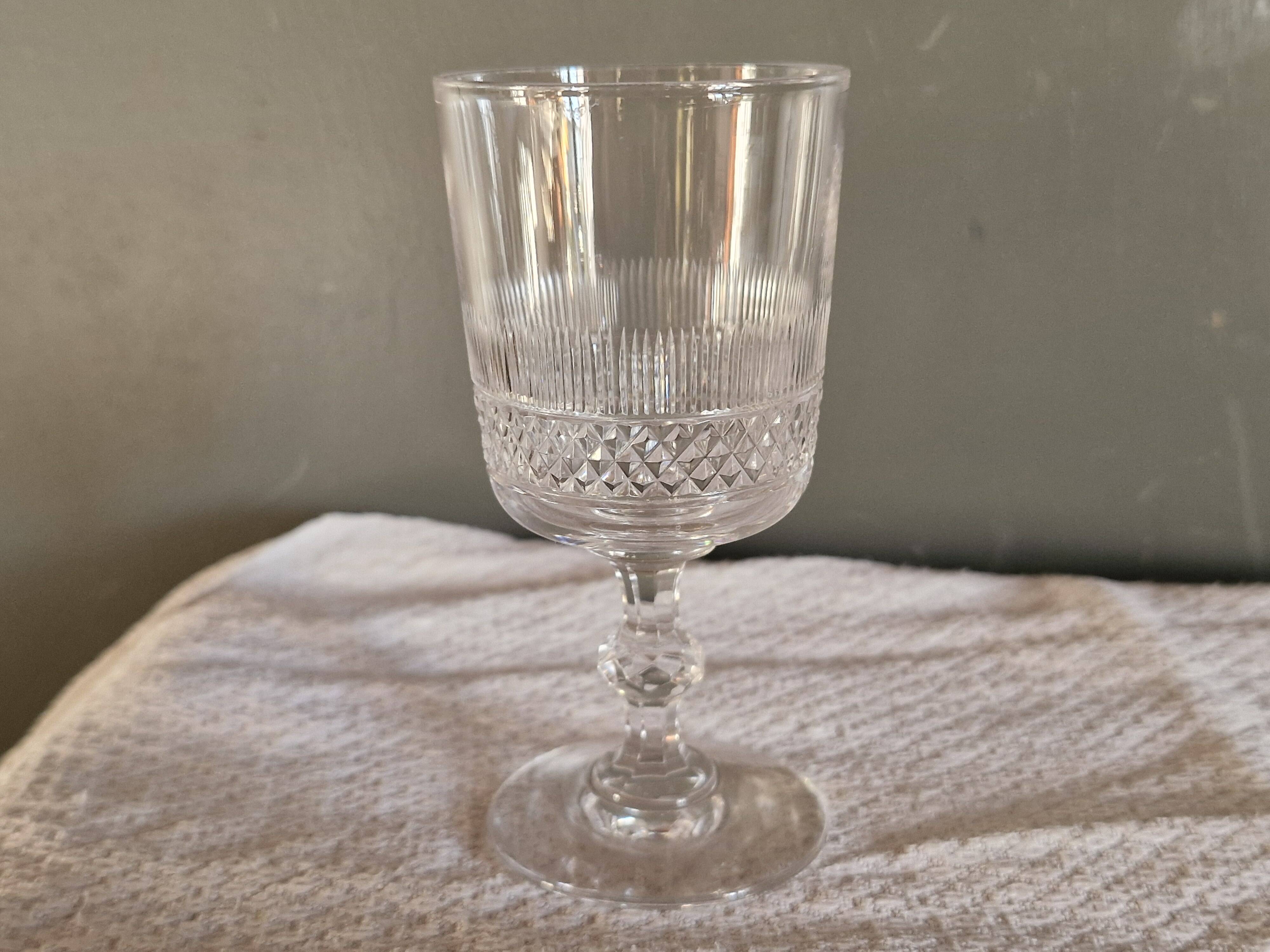7 White Wine Glasses Baccarat - Diamond Points, Circa 1880