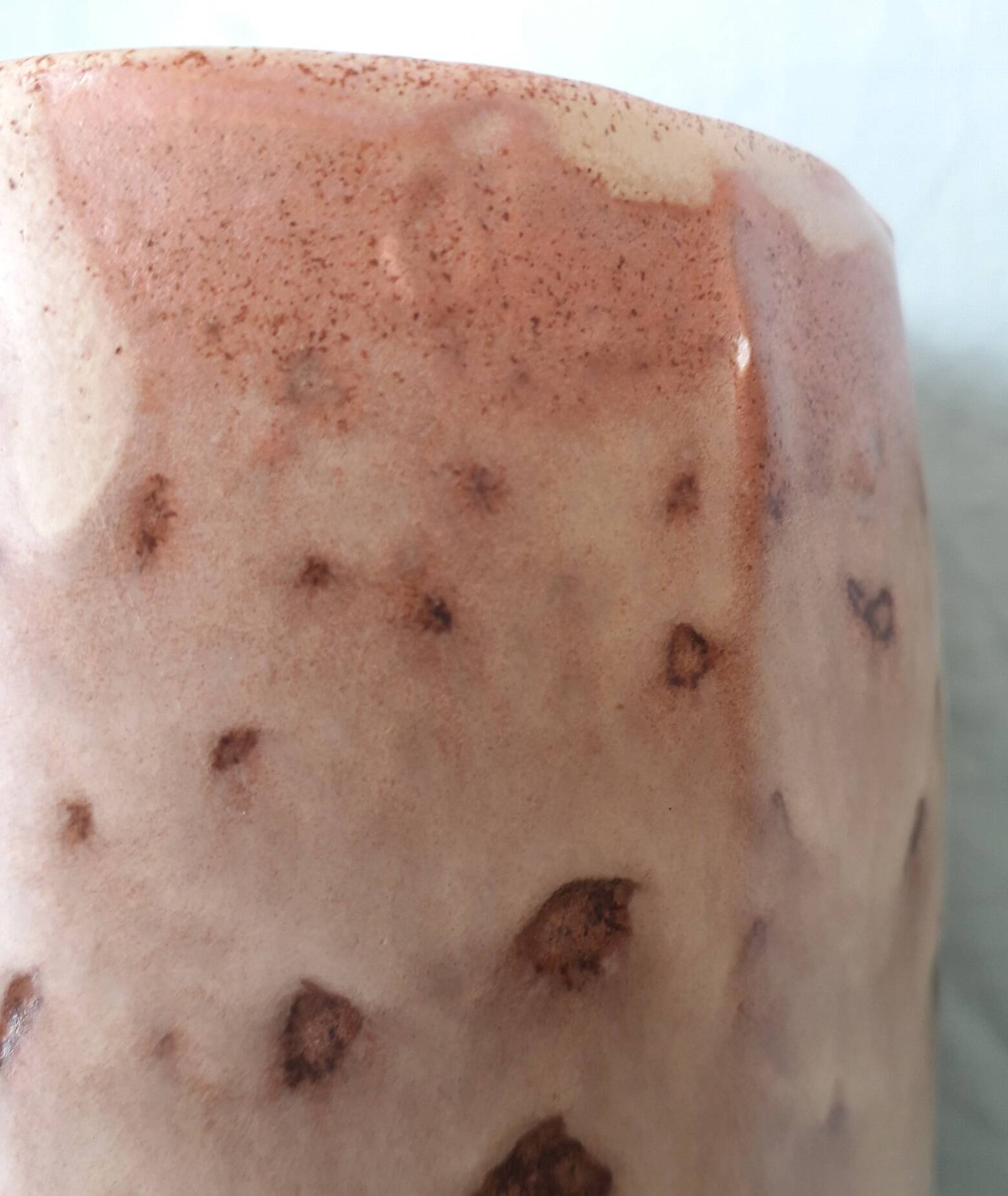 6 ceramic mugs or tankards