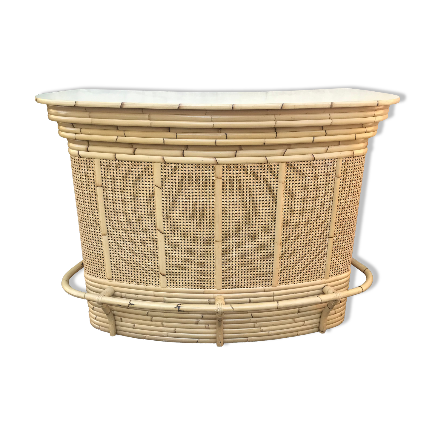 Bamboo bar and cannage