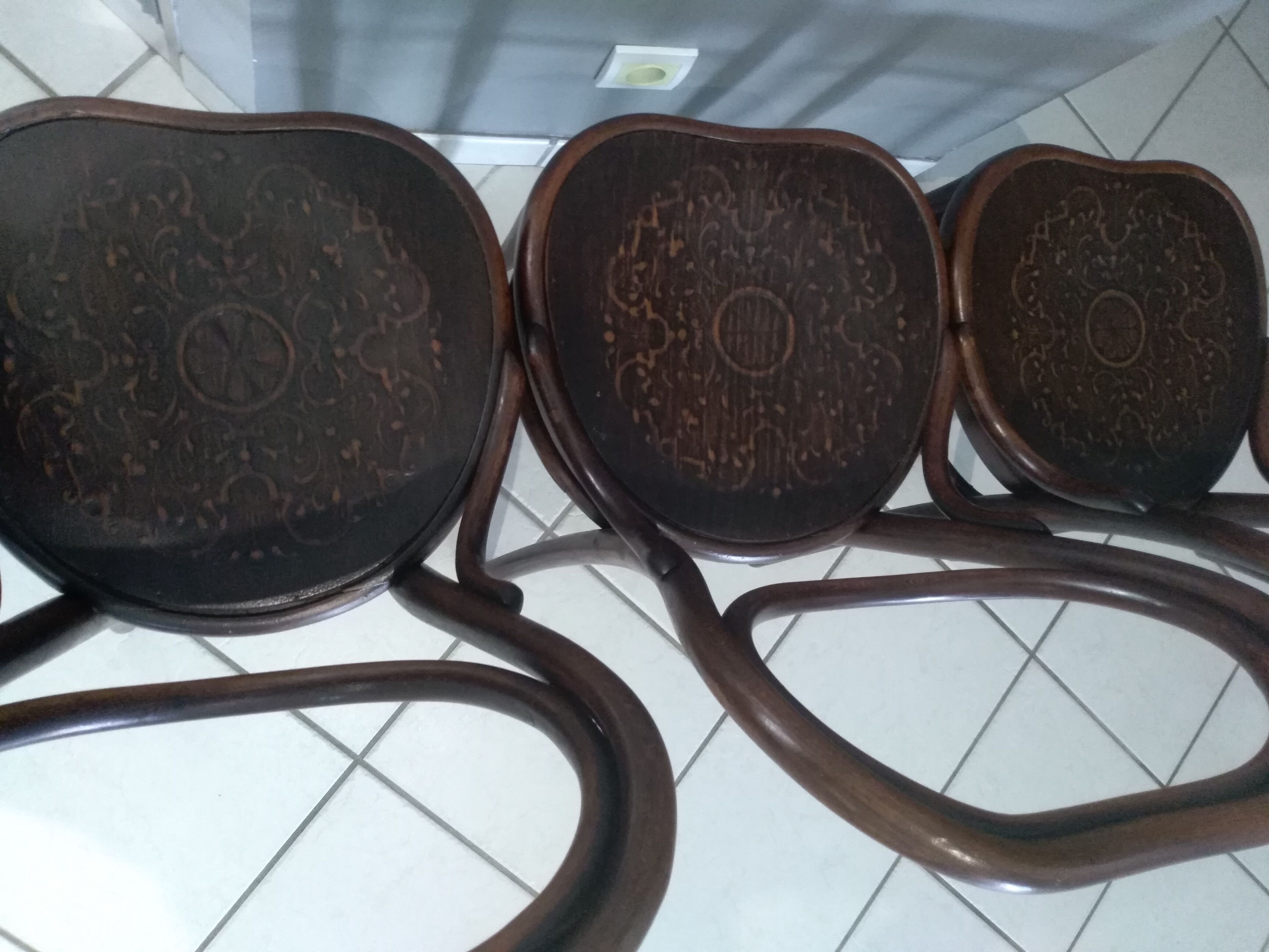 Suite of 3 chairs bistrot Thonet model heart n 28 around 1900