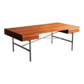Bureau d'écriture par Illum Wikkelso