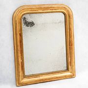 Ensemble de deux petits miroirs Louis-Philippe français dorés rouge du XIXe siècle