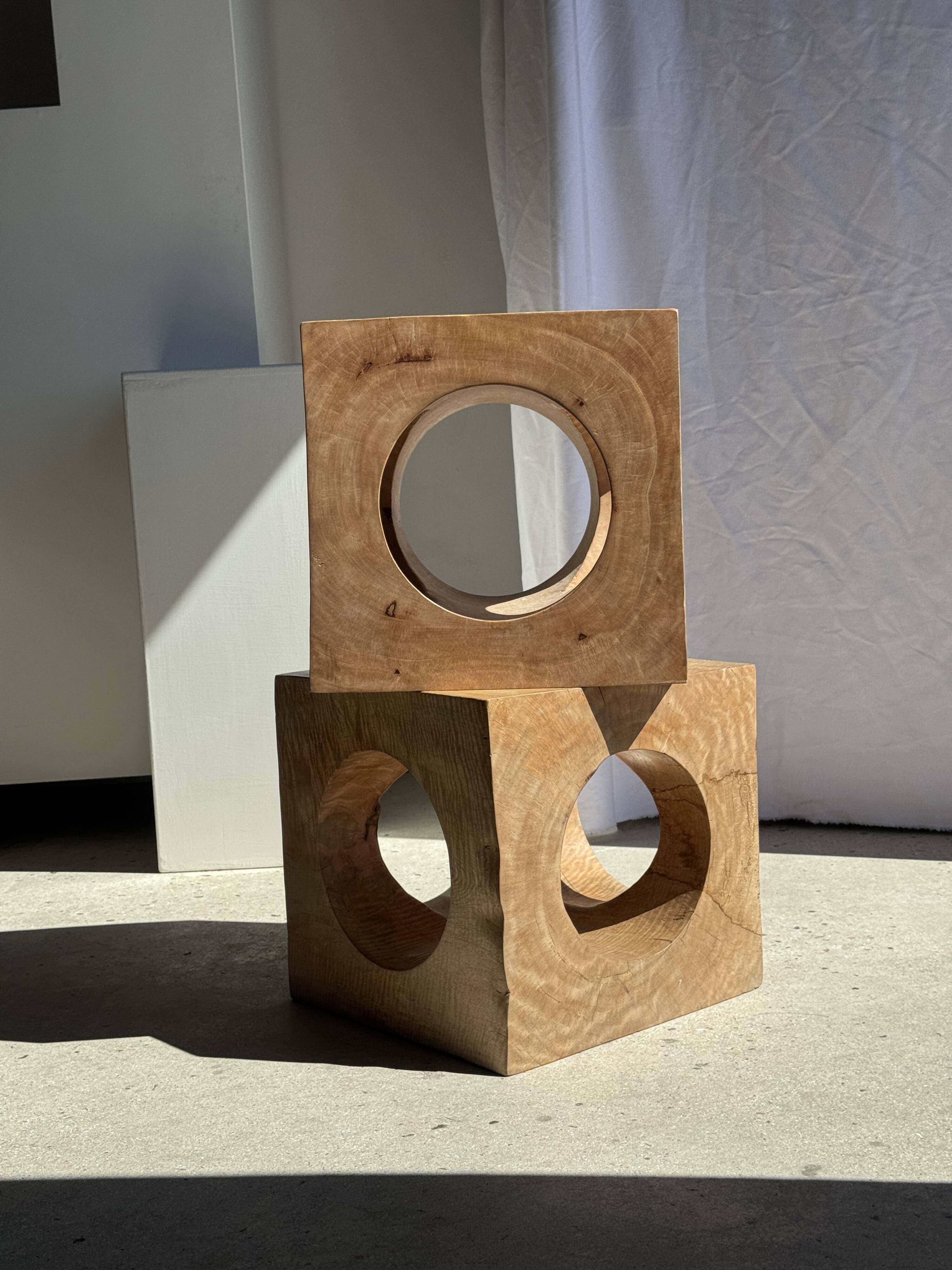 Coffee table, or openwork cubic stool in natural monoxyle mango wood H40.