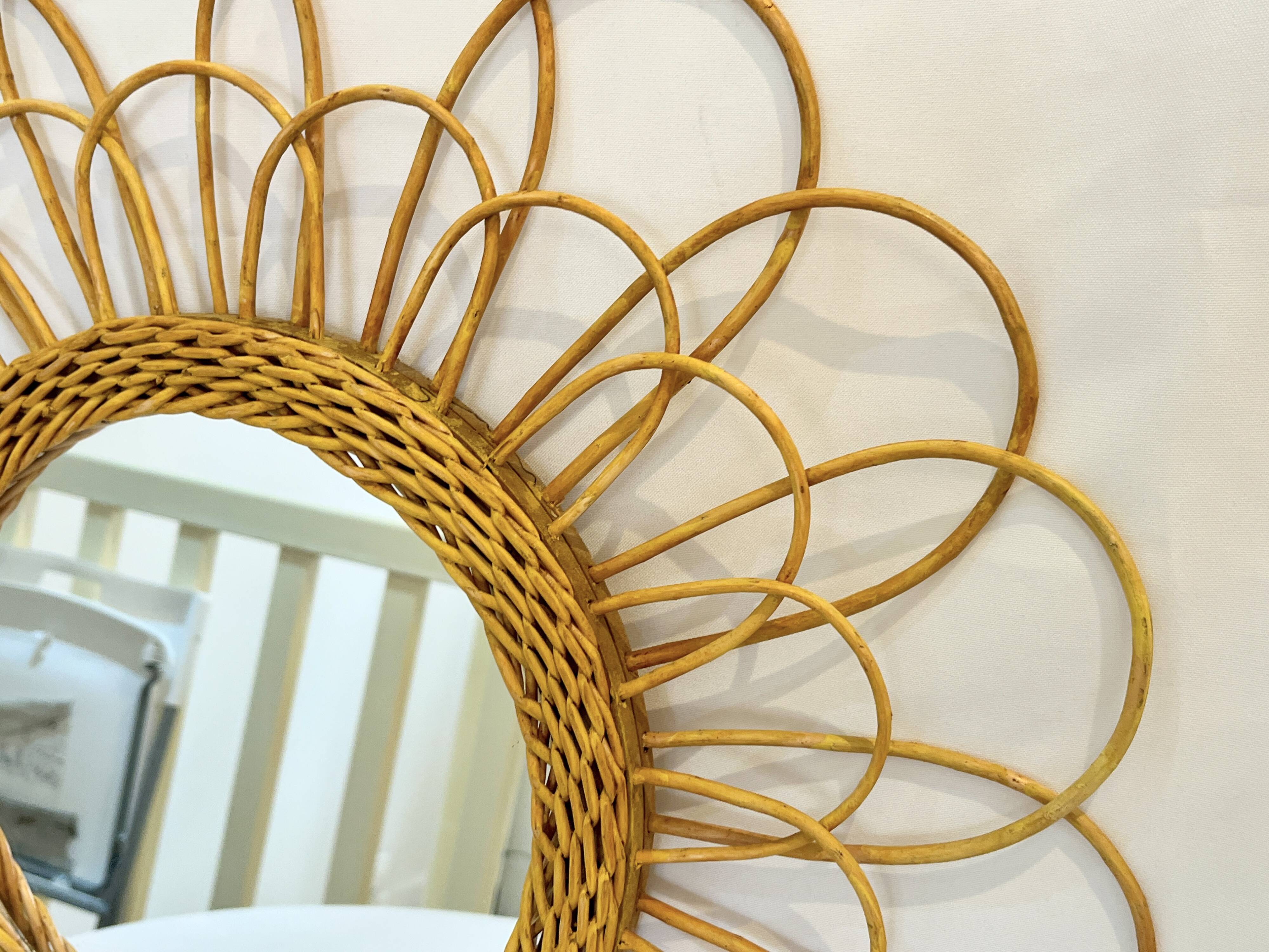 Round mirror flower sun in rattan wicker wood vintage 1960 1970 55 cm folk