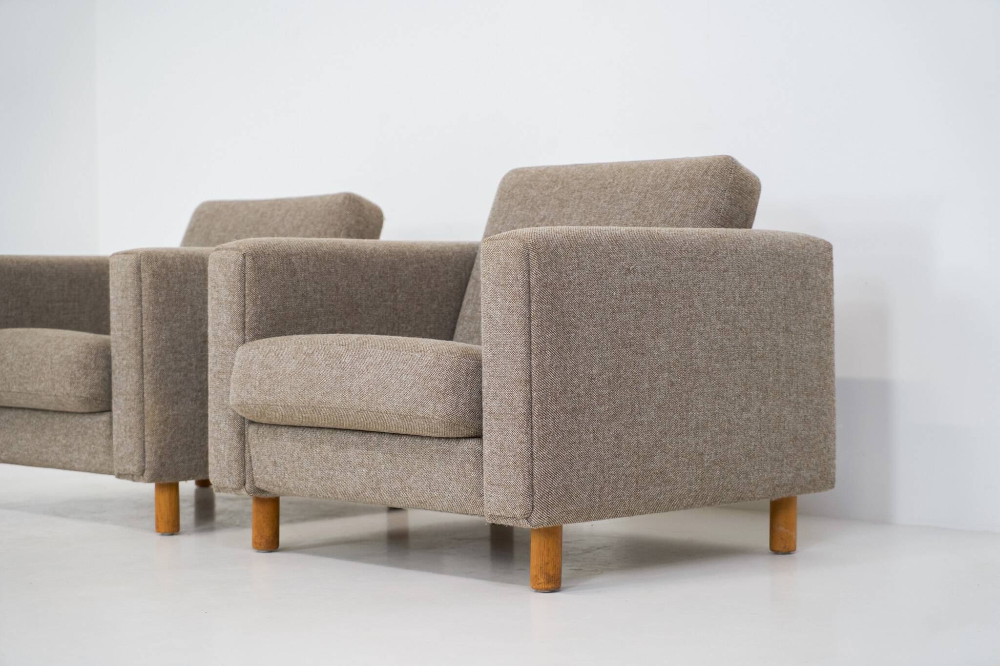 Rare pair of GE300 armchairs by Hans J. Wegner