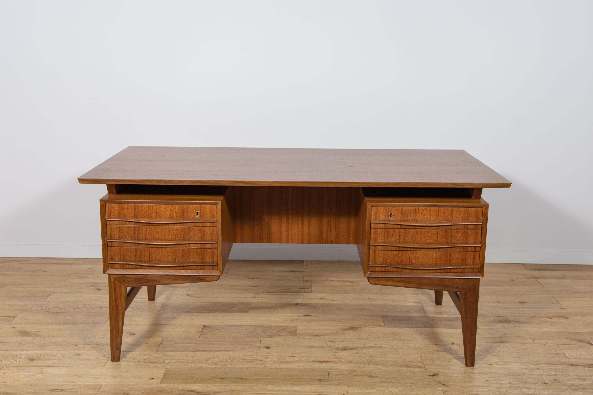 Mid-Century Freestanding Teak Desk, 1960s