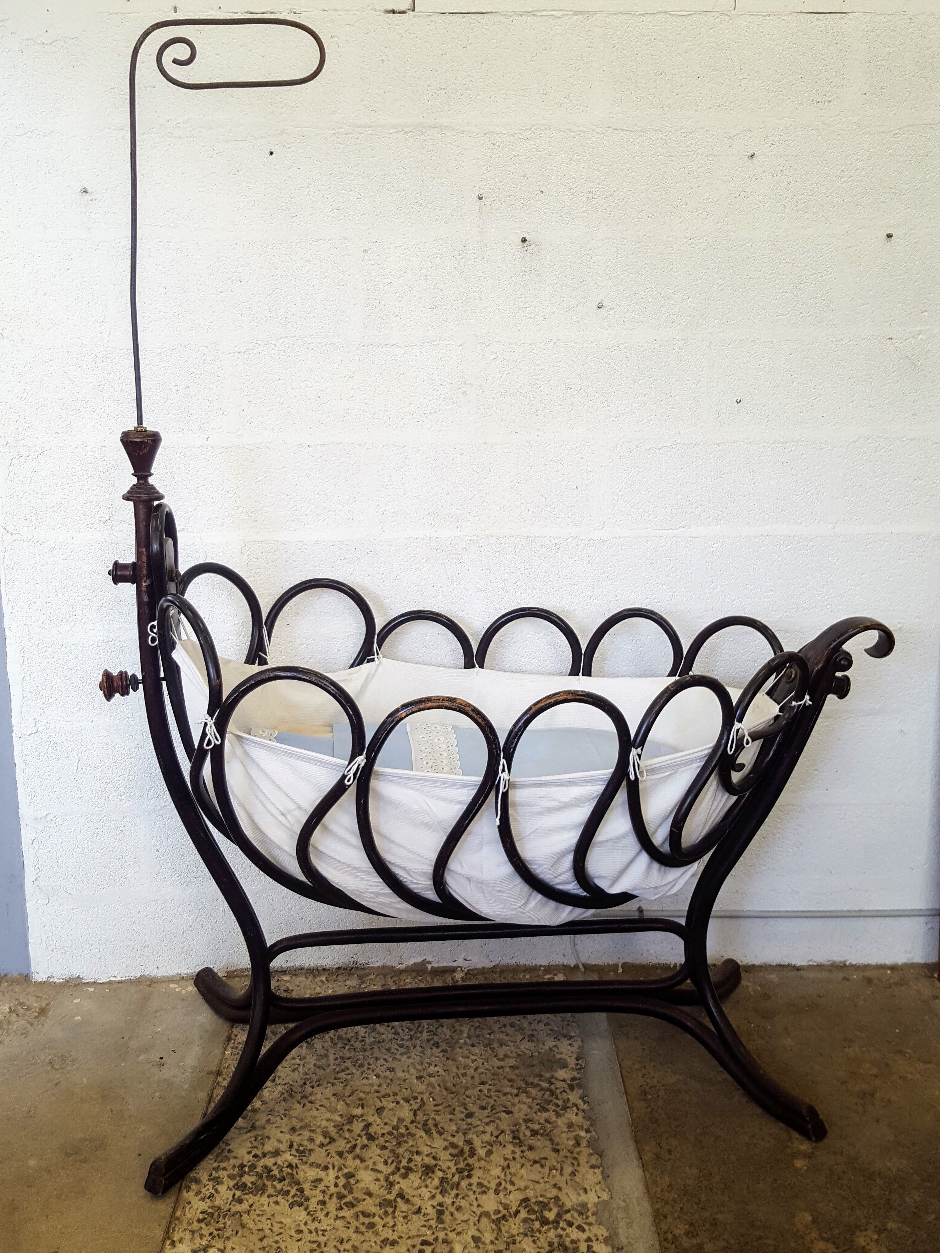 Curved wooden cradle