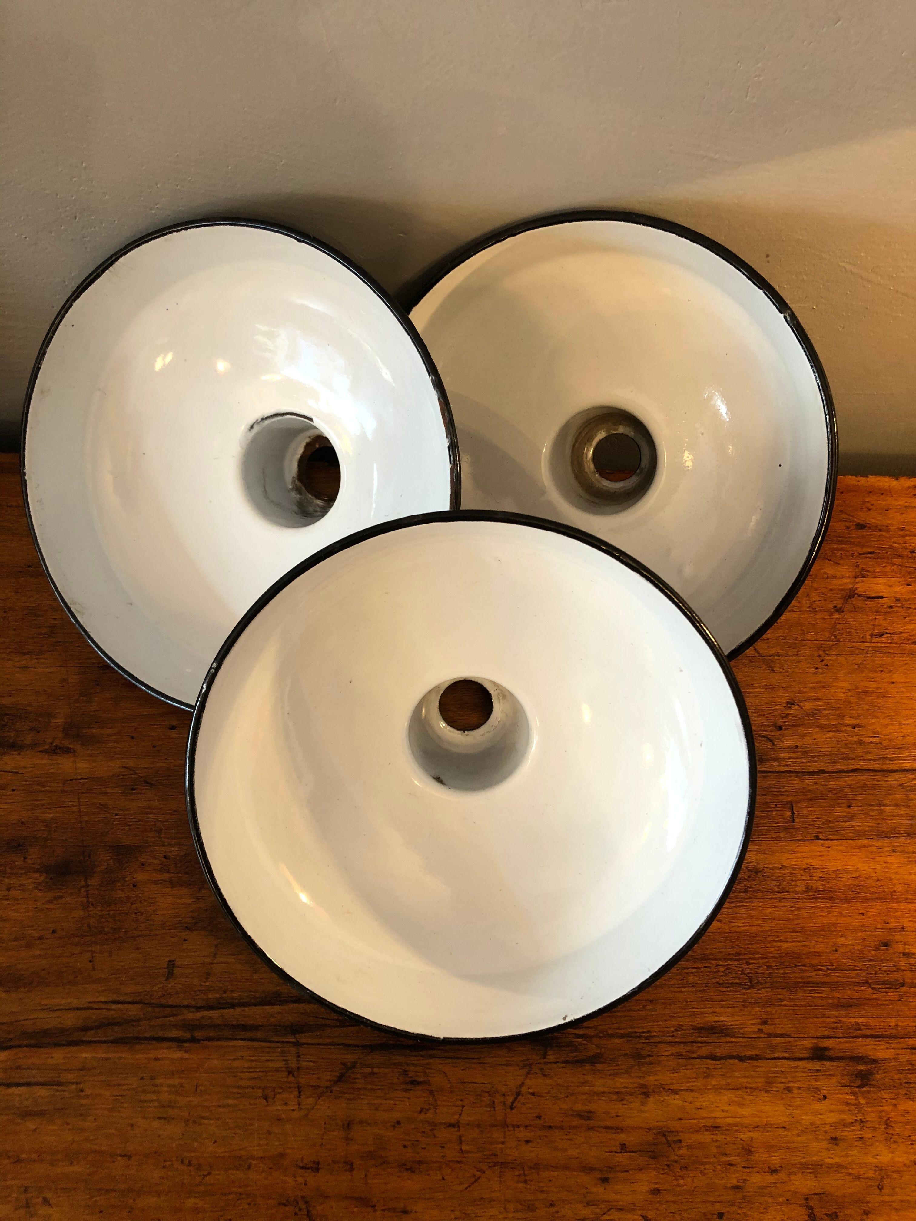 Set of 3 enamelled tin blinds