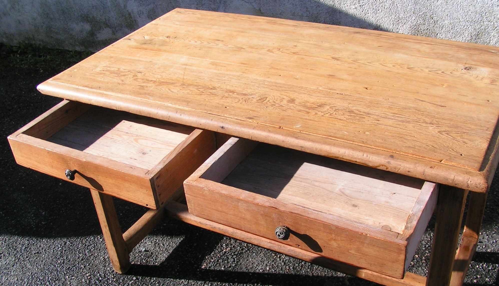 Farm table