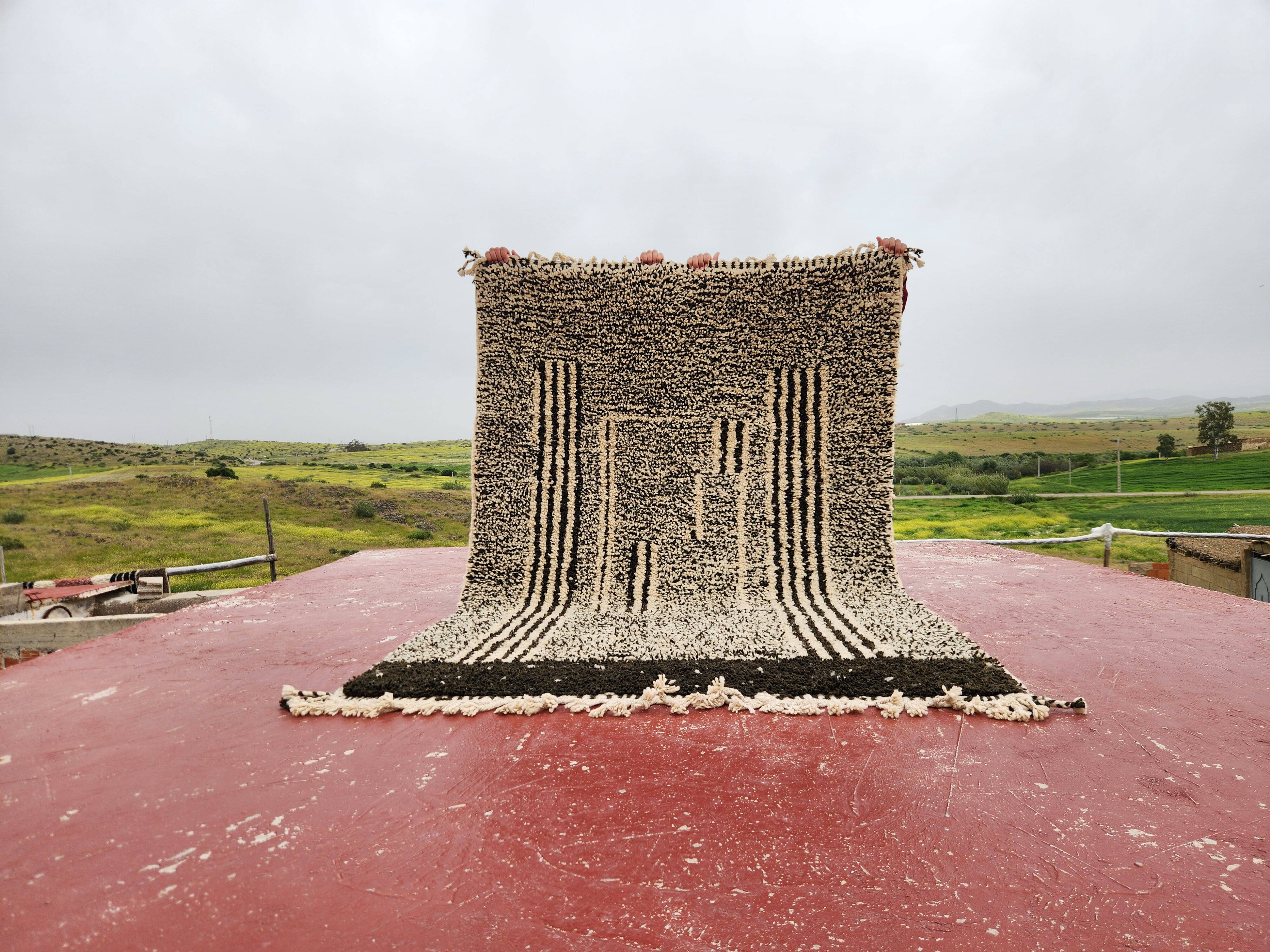 Authentic Beni Ouarain Rug 236x152 cm – Natural Cream Wool