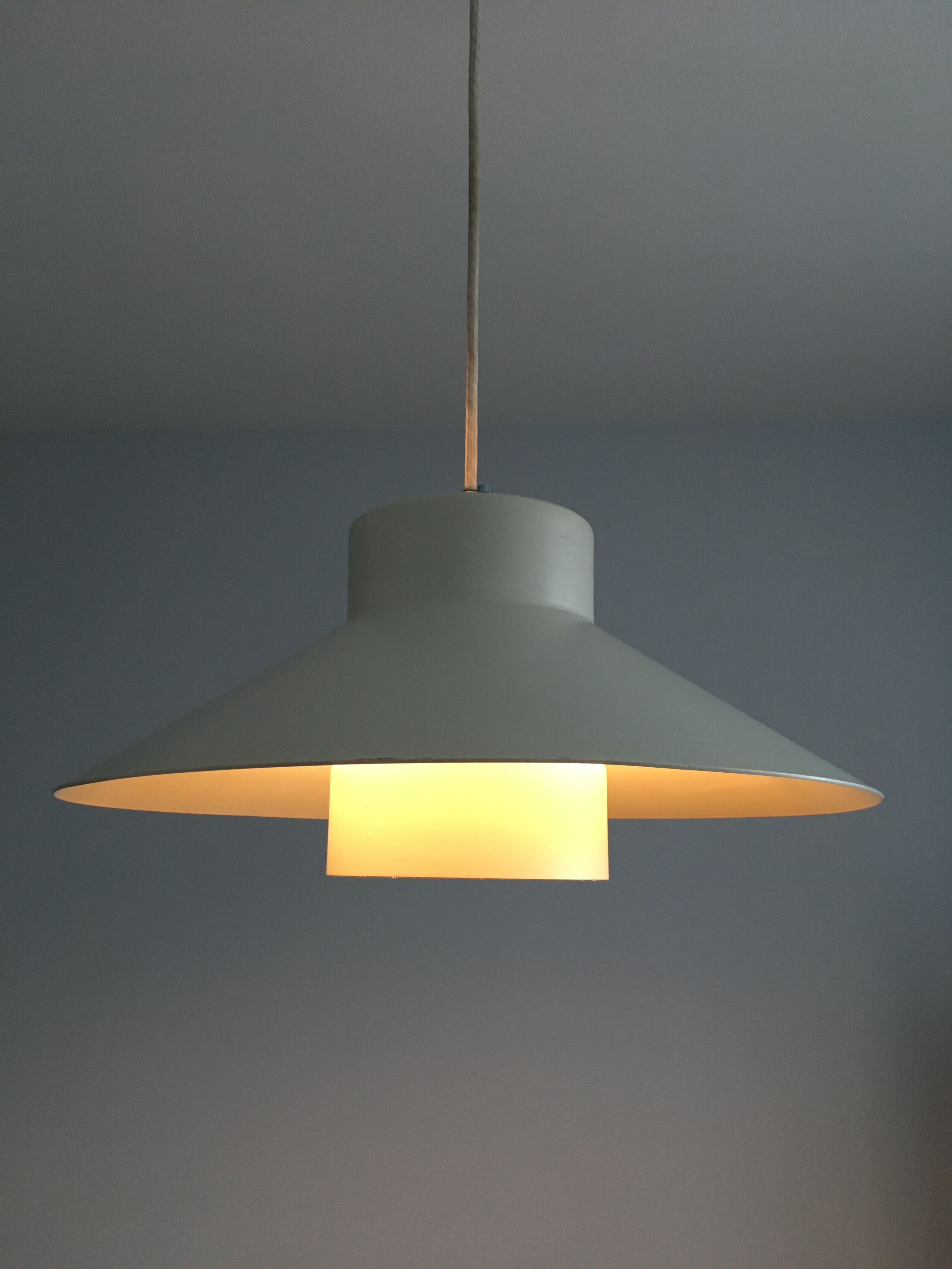 Scandinavian suspension Louis Poulsen, 80s