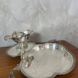 Presentation dish and its integrated sauceboat