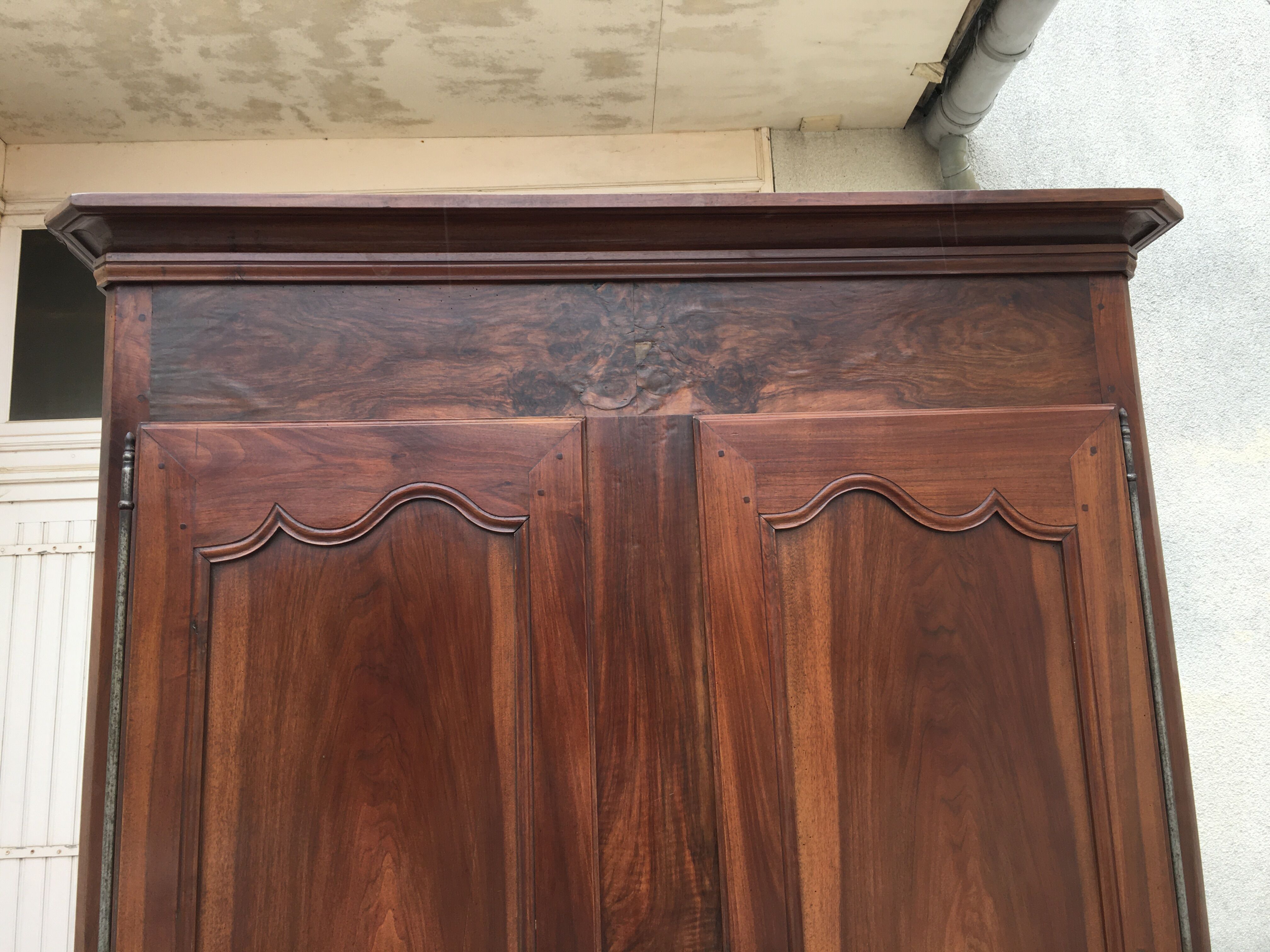 Wardrobe Louis XV Poitou from XIXth in walnut