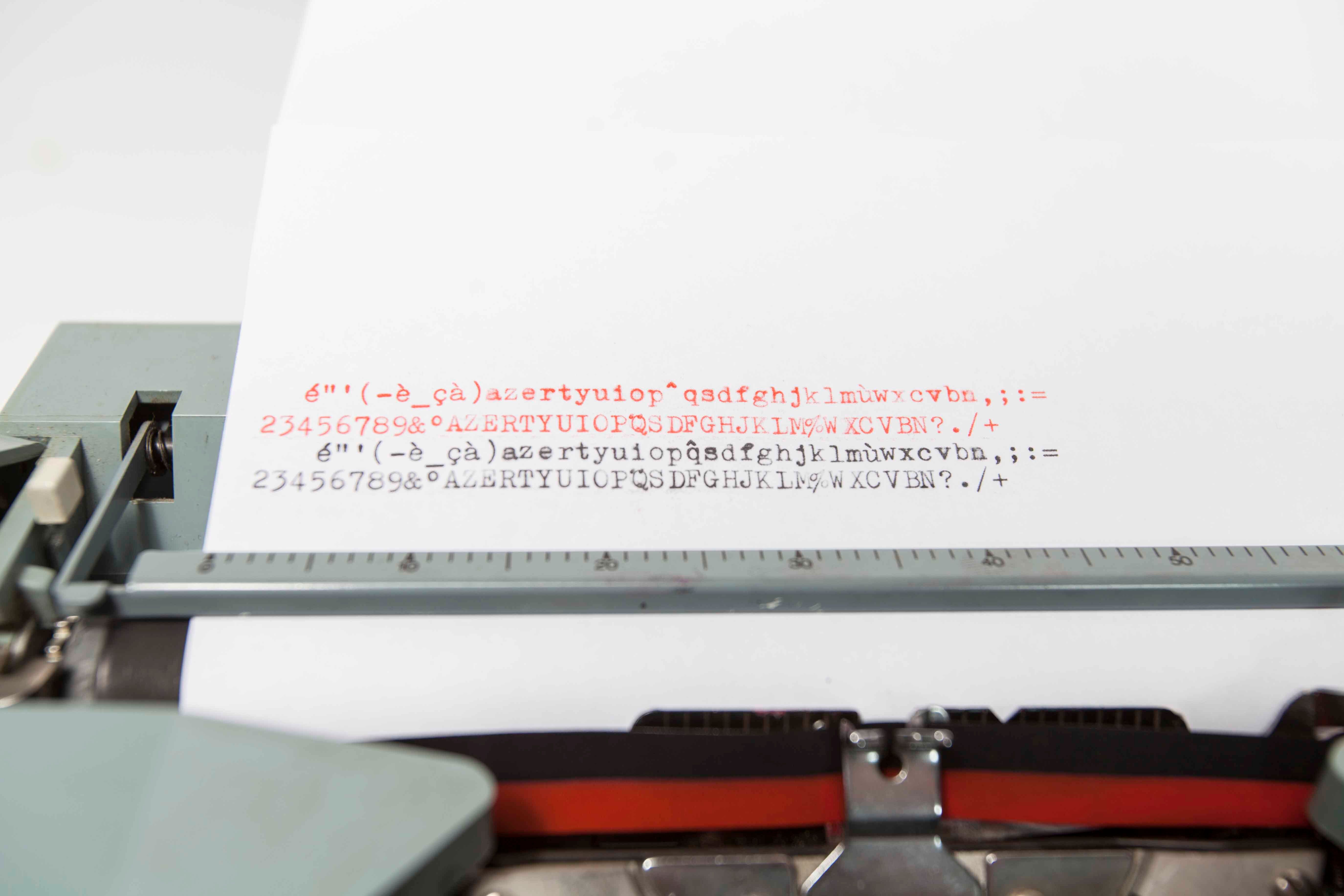 Revised Luxor 1980 typewriter