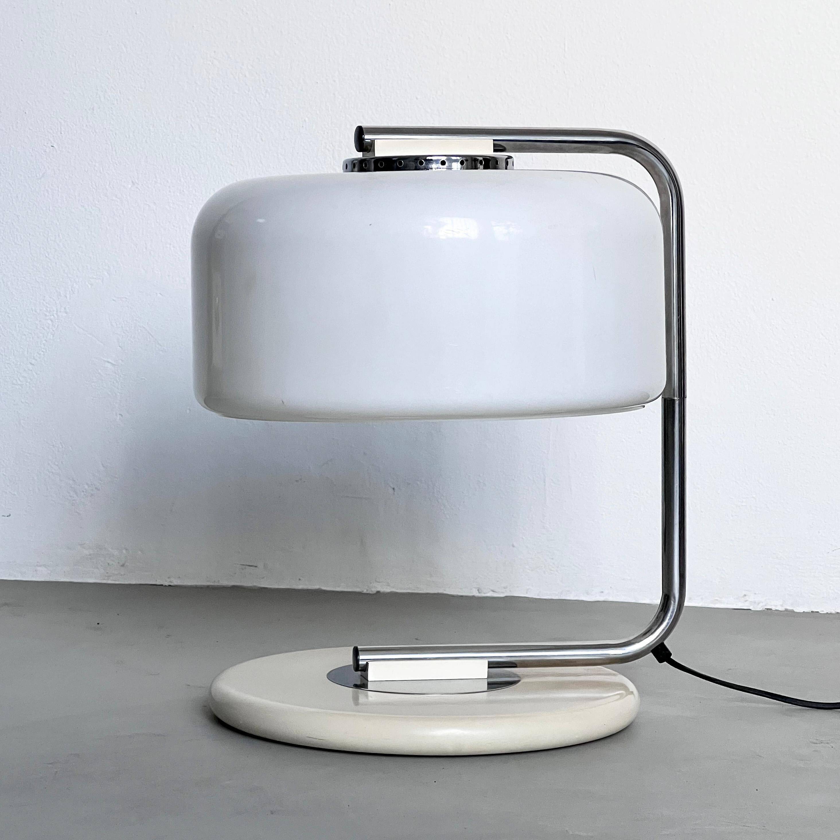 Collectible Space Age Table / Desk Lamp in Steel and Plexiglass Voghera by Zonca
