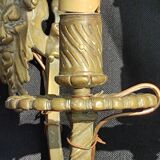 Series d e 3 applied in bronze/lion's head