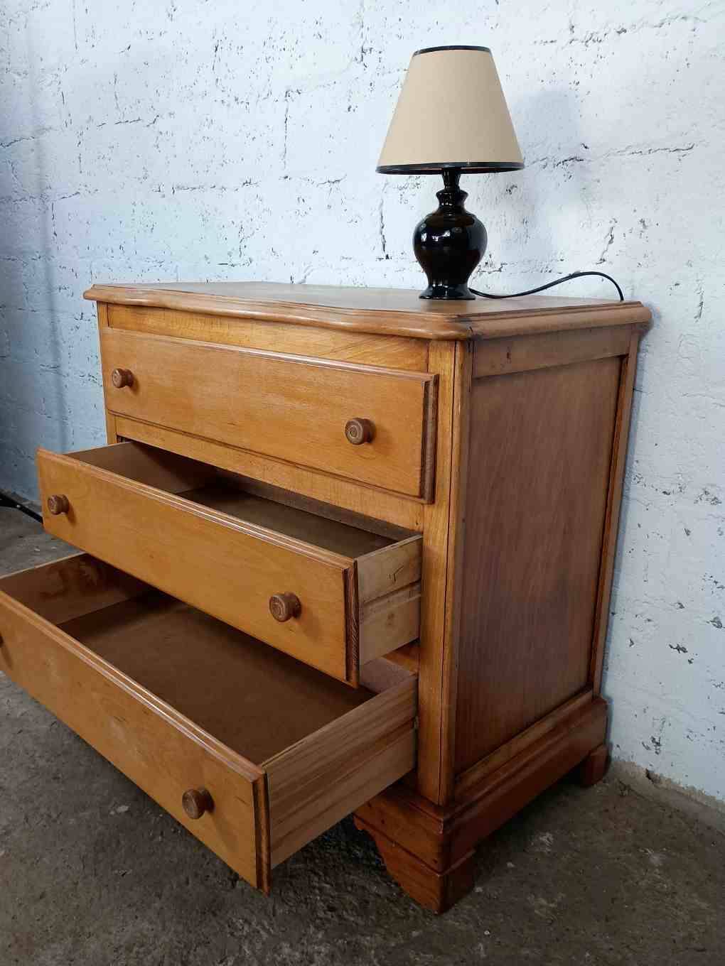 1980s wooden chest of drawers with three drawers