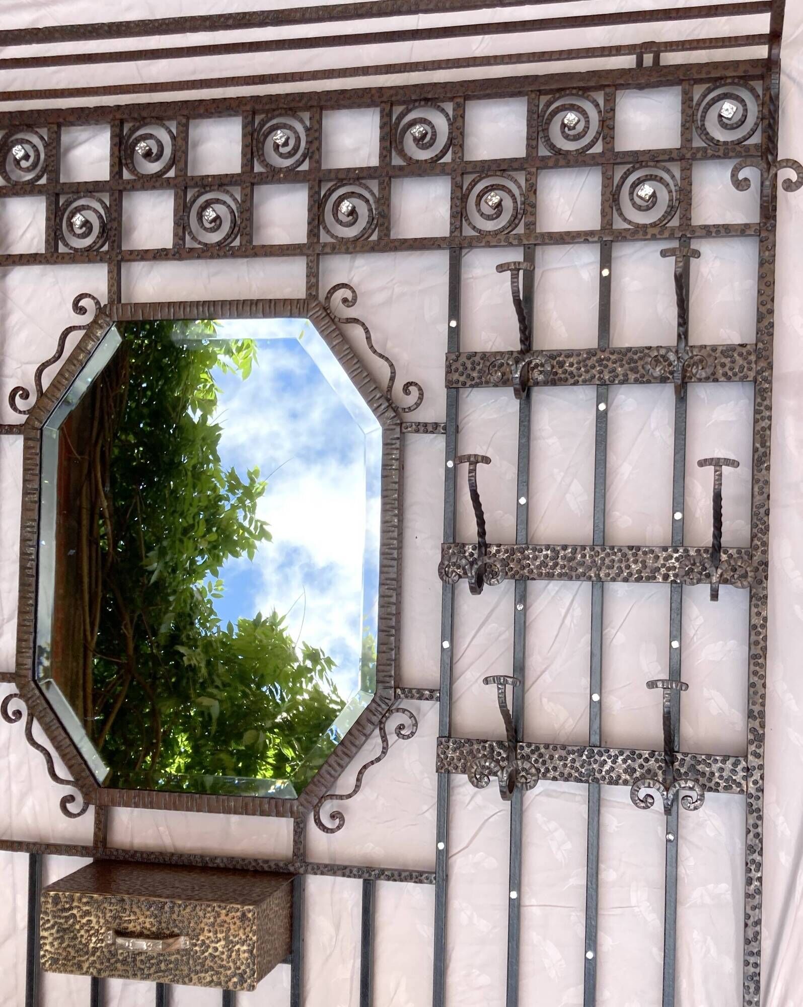 Colonial-inspired Art Nouveau wardrobe – Bevelled mirror 1939