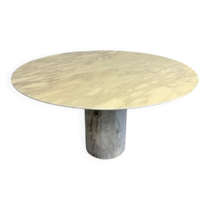 Table ronde en marbre - central