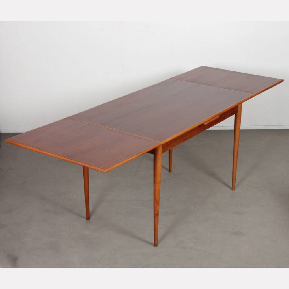 Dining table produced by the manufacturer Drevotvar, 1960