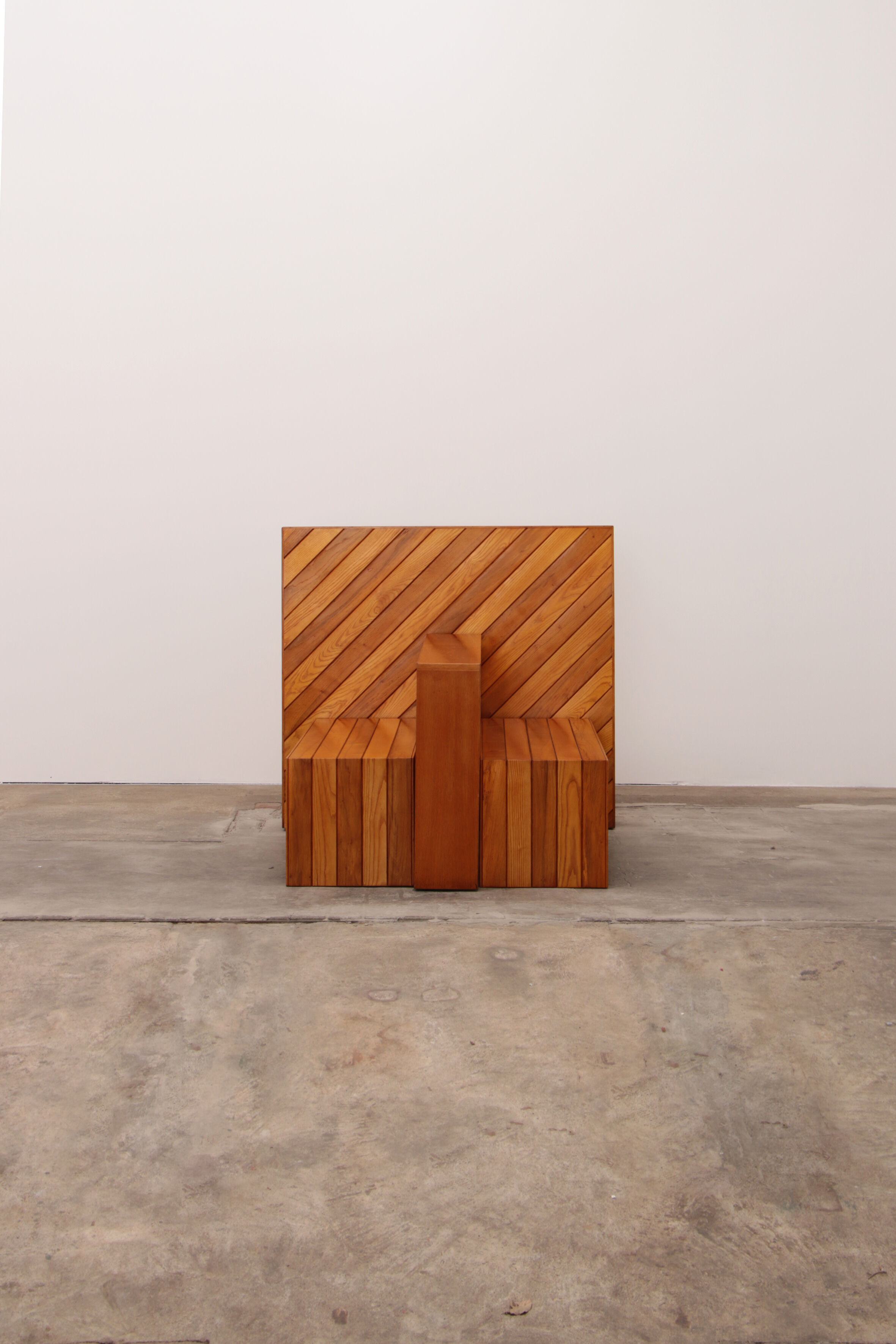 Modular beech set of two room dividers with benches, 1970 Italy