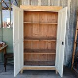 Armoire parisienne