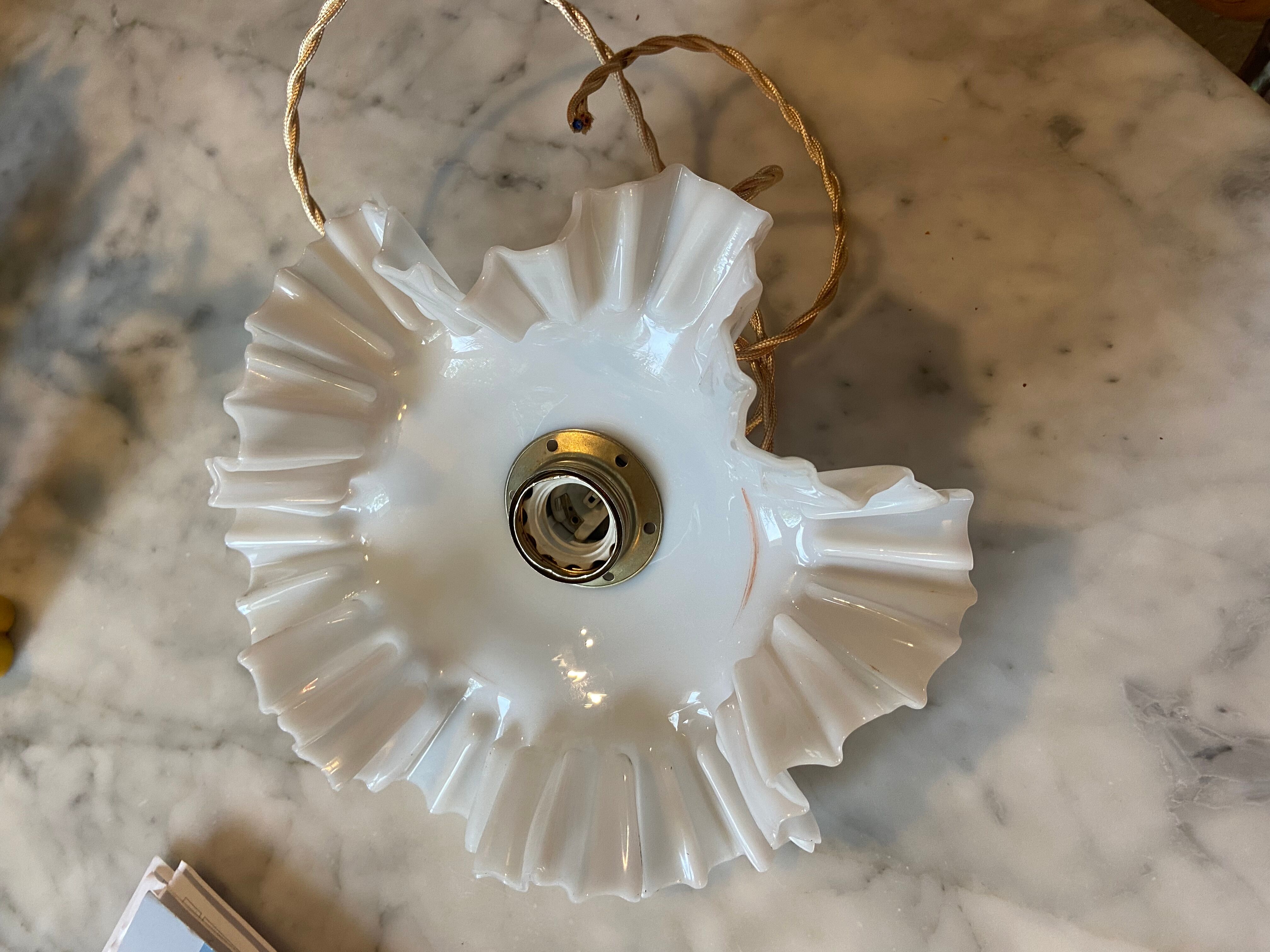 Suspension or walkman in vintage opaline