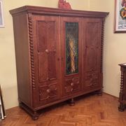 Armoire en chêne de style espagnol, début du XXe siècle