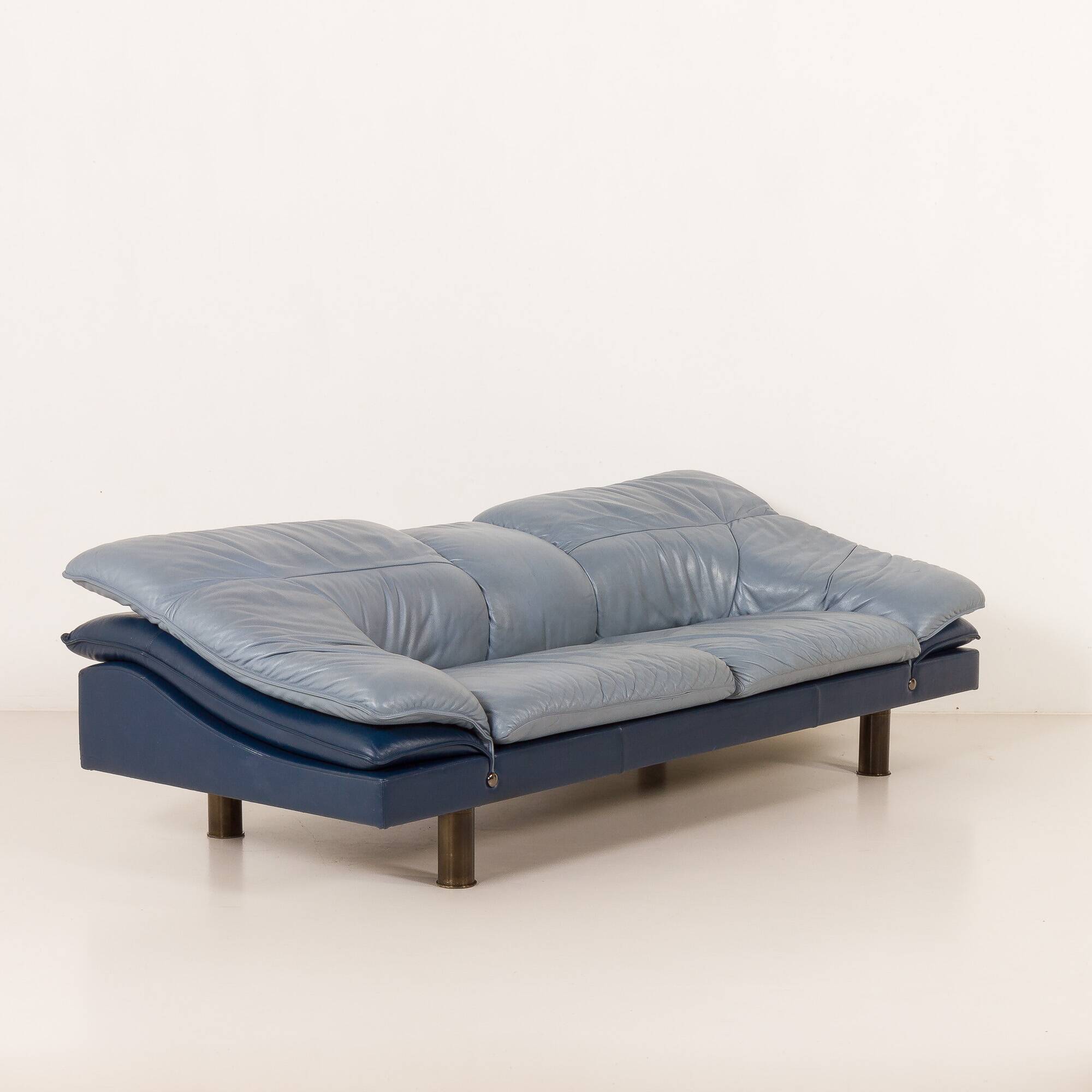 Vintage Poltrona Frau Space Age leather sofa, Italy 1980s