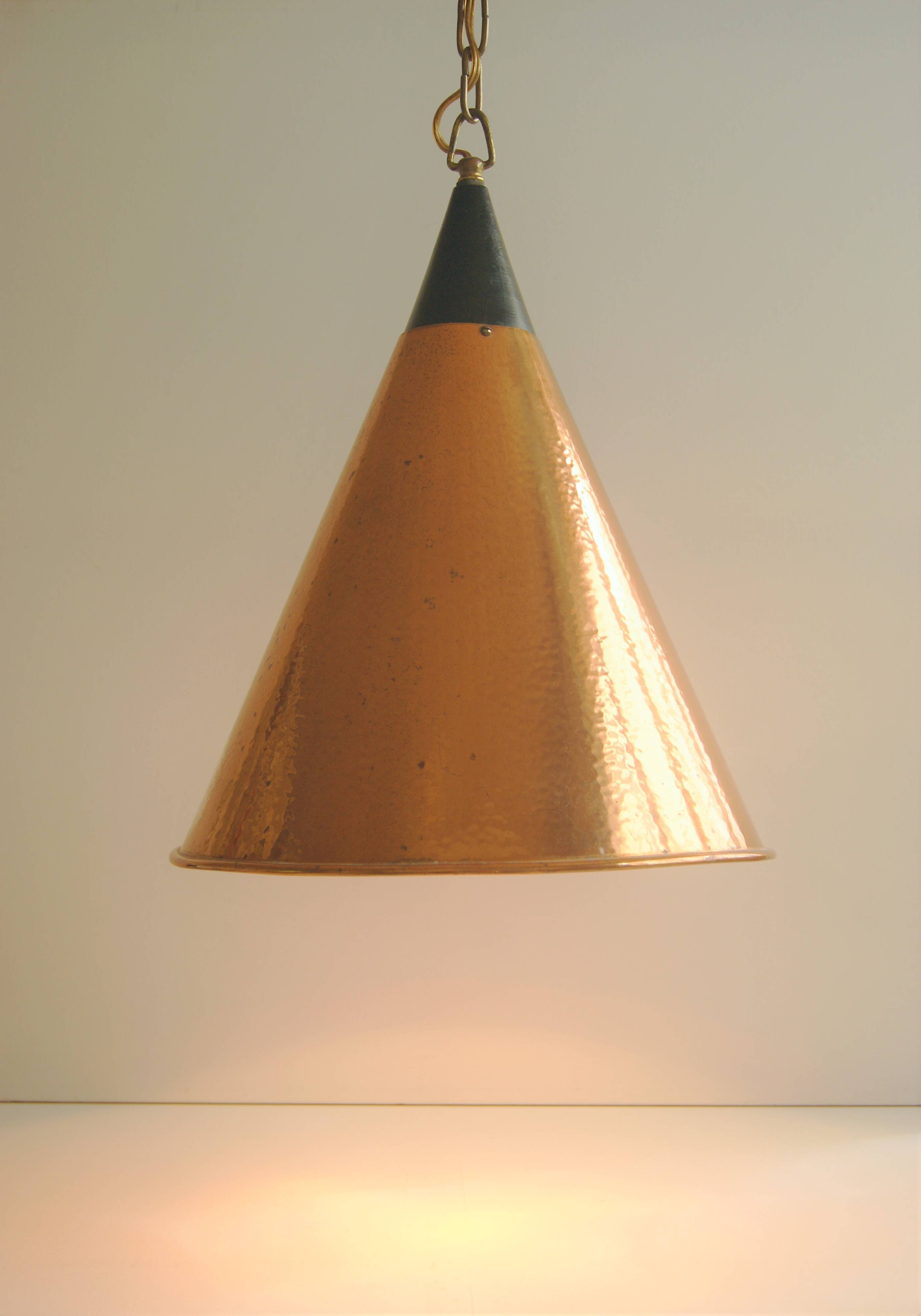 Rare cone - shaped pendant lamp in hammered structed copper - Denmark 1960s.