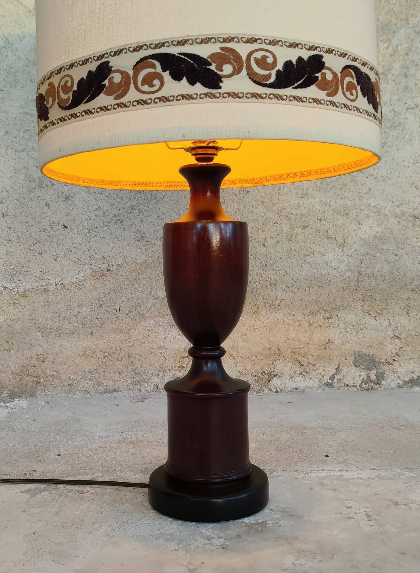 Table lamp base in turned solid wood (mahogany) - mid 20th century.