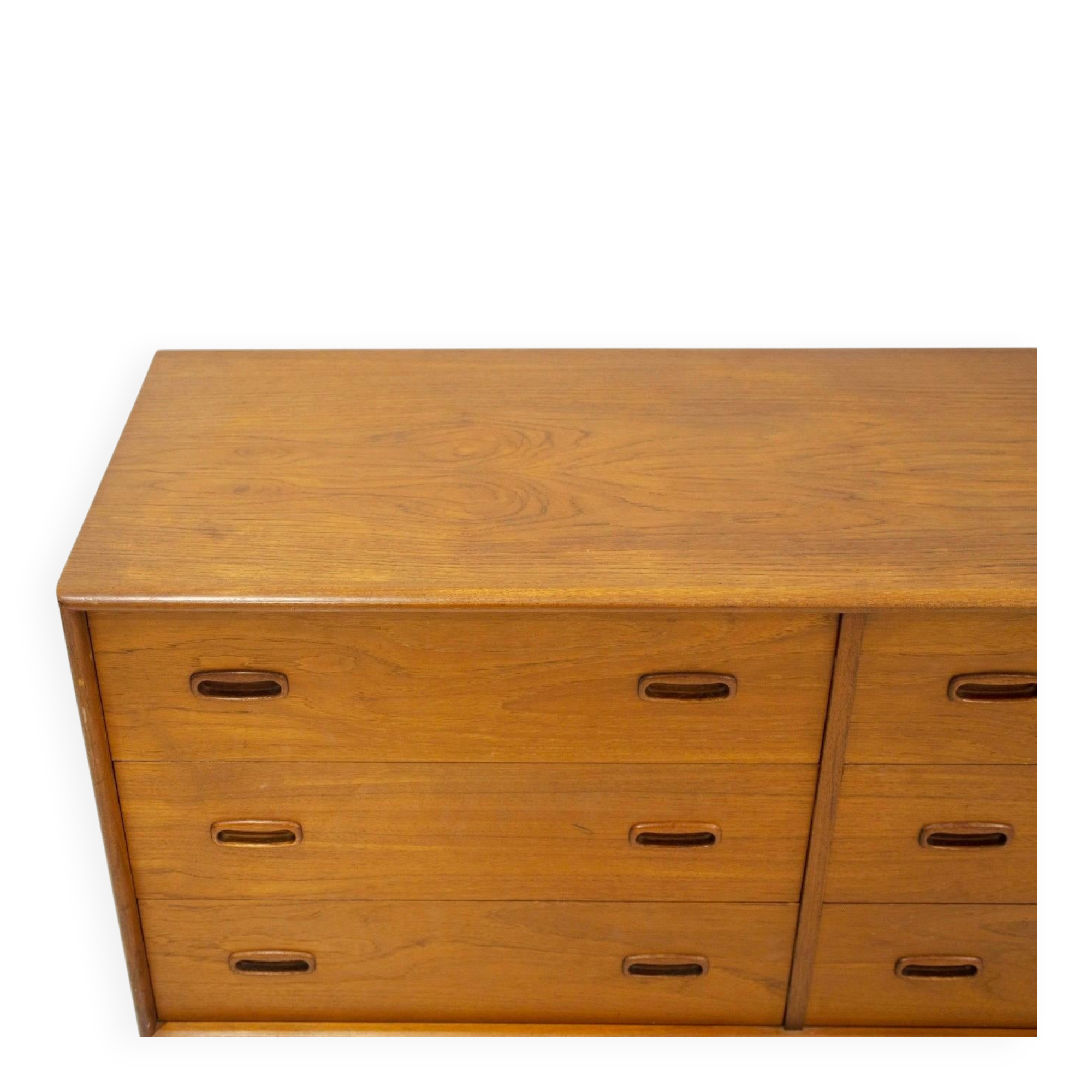 Modern Scandinavian buffet in teak with drawers