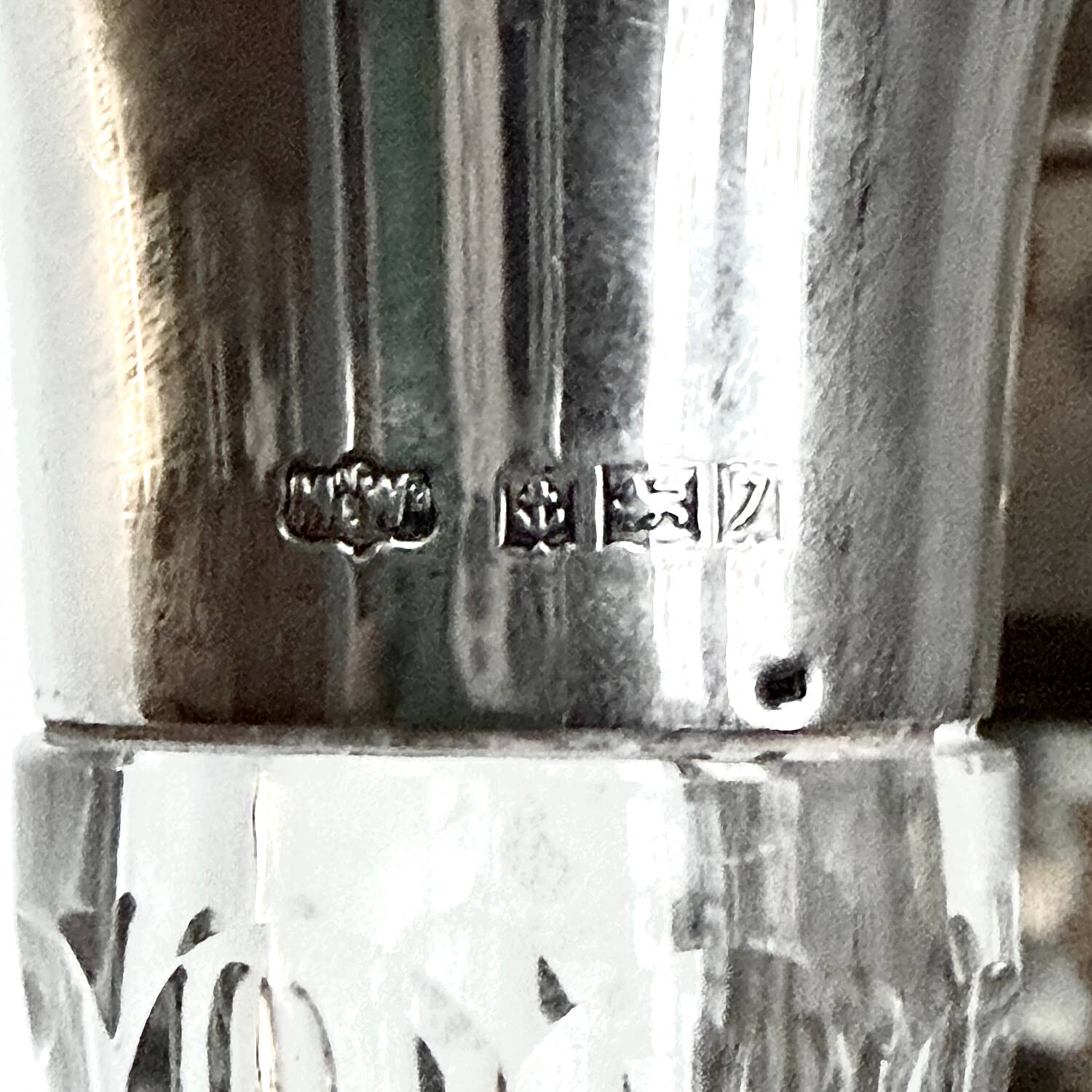 English carafe in crystal and silver