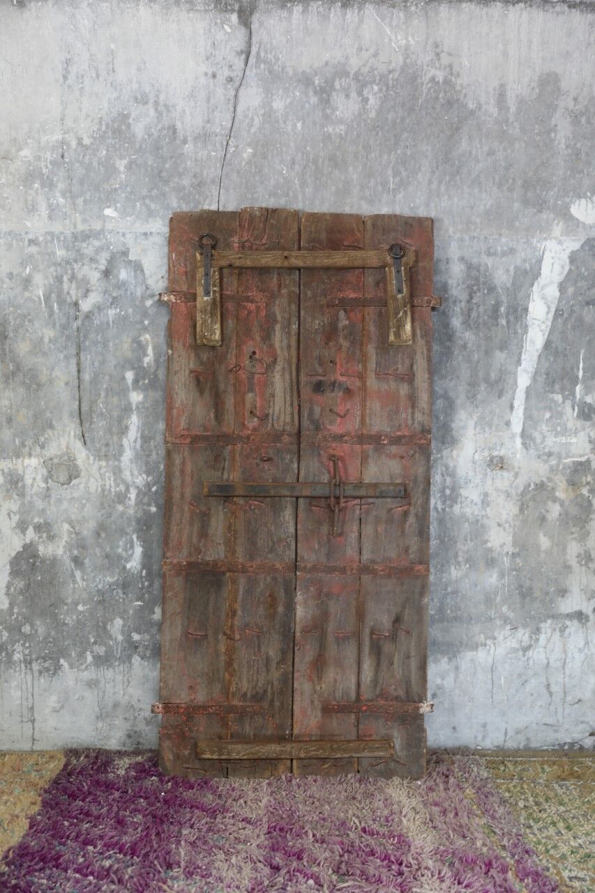 Indian door with 2-leaf floral motifs with 2 rings for wall mounting