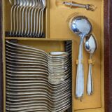 Housewife of 105 pieces in silver metal