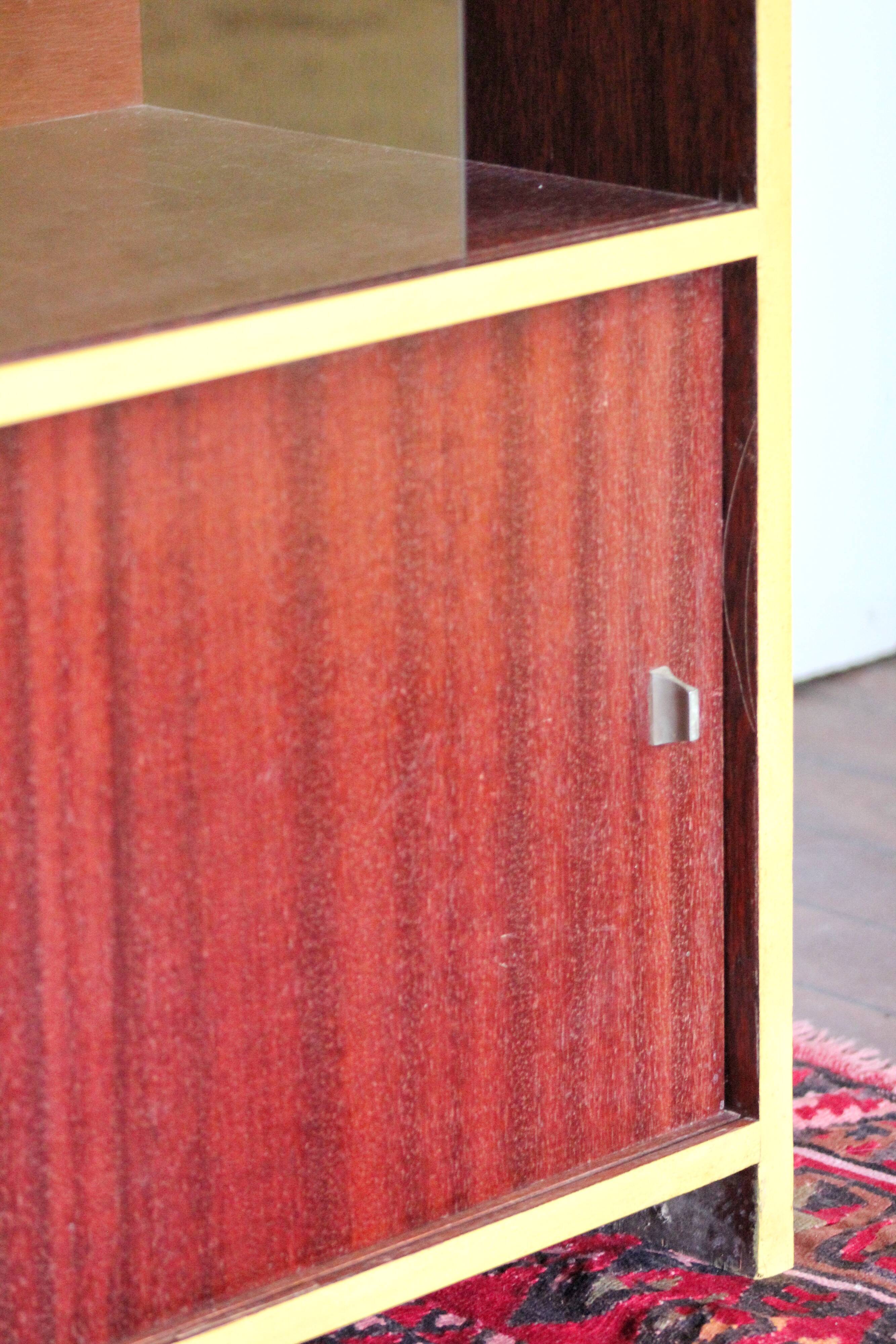 Vintage young mustard showcase