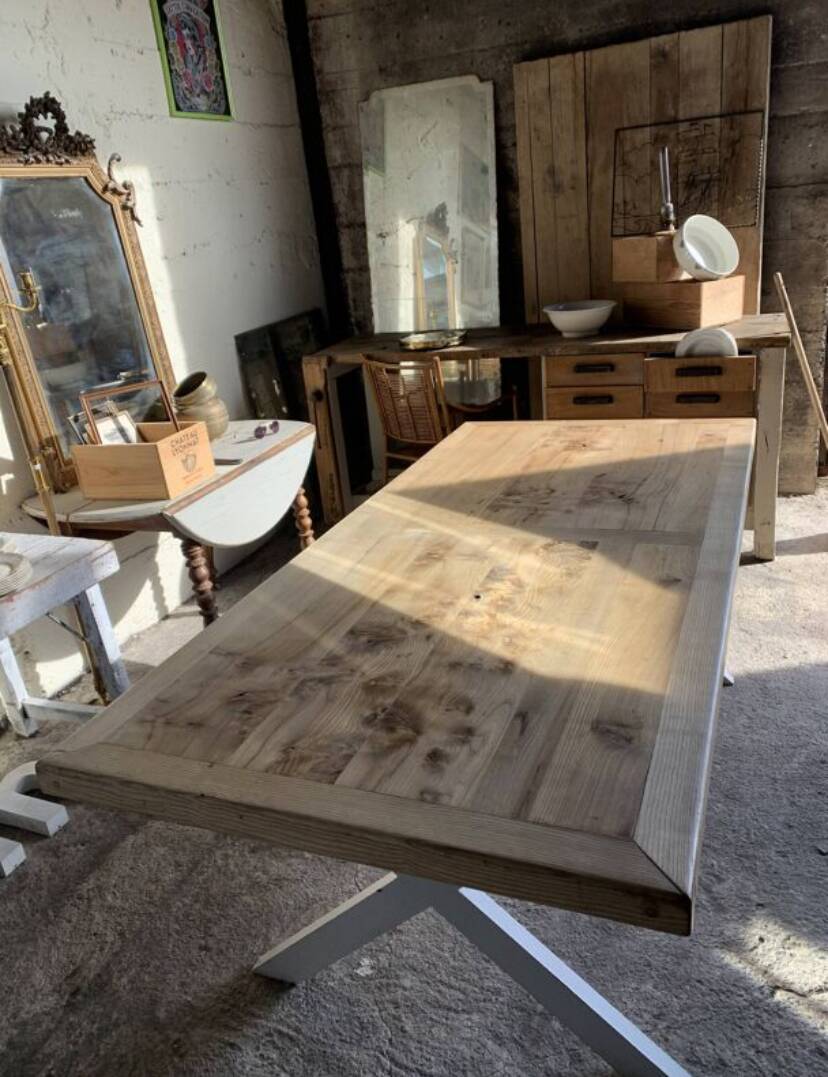 Dining table for 6-8 people