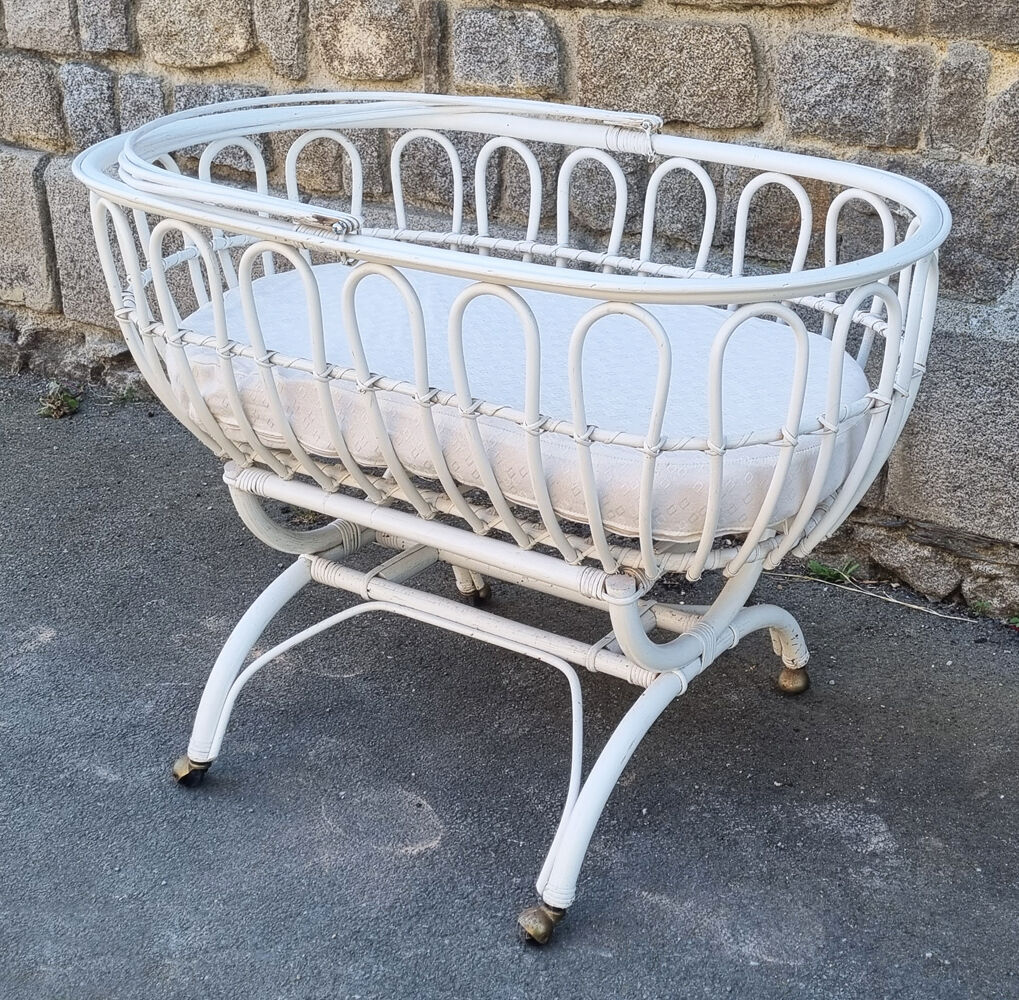 Bed crib bamboo rattan with wheels, white, with handle, vintage, 60s