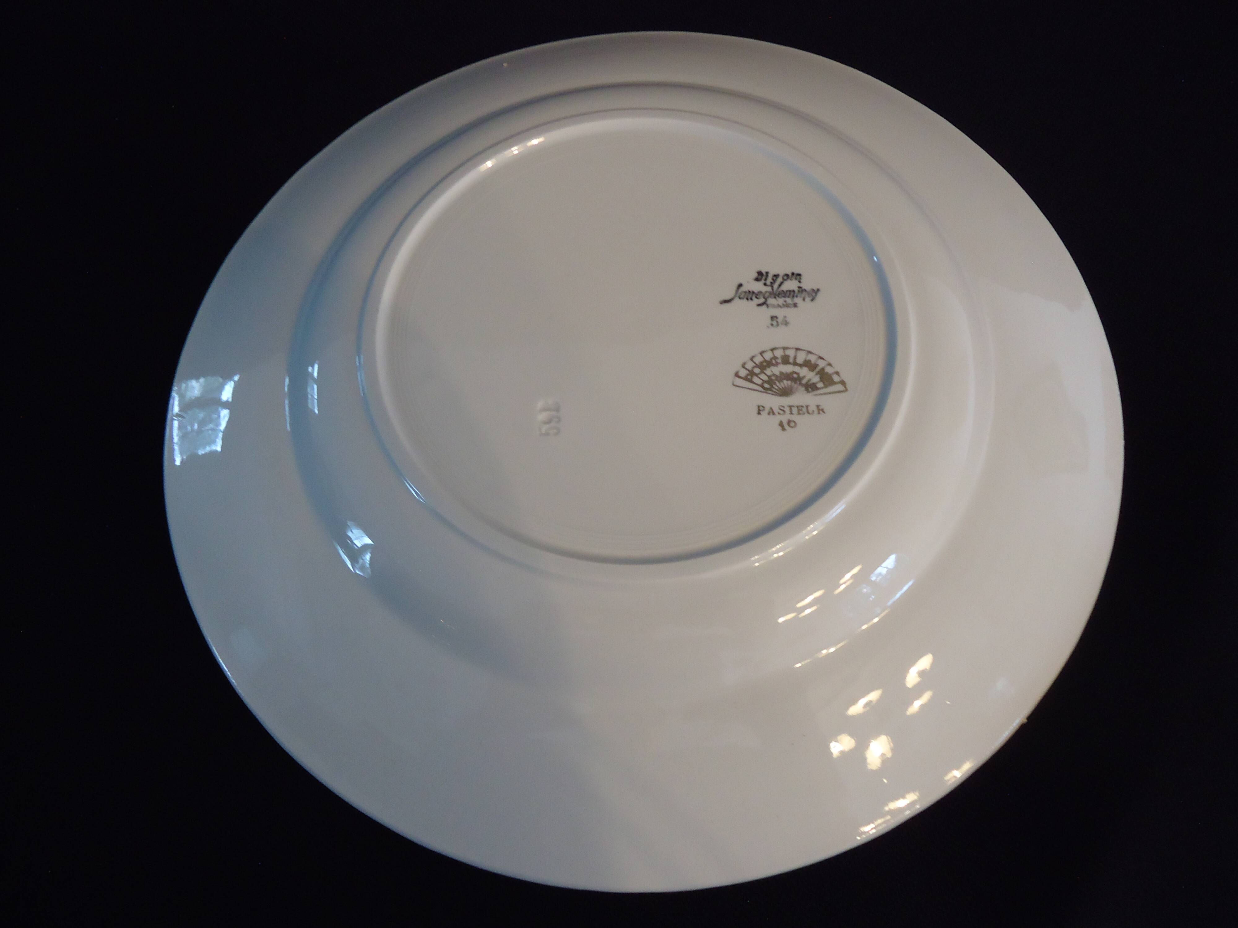 Round serving platter in opaque porcelain, digoin sarreguemines pasteur