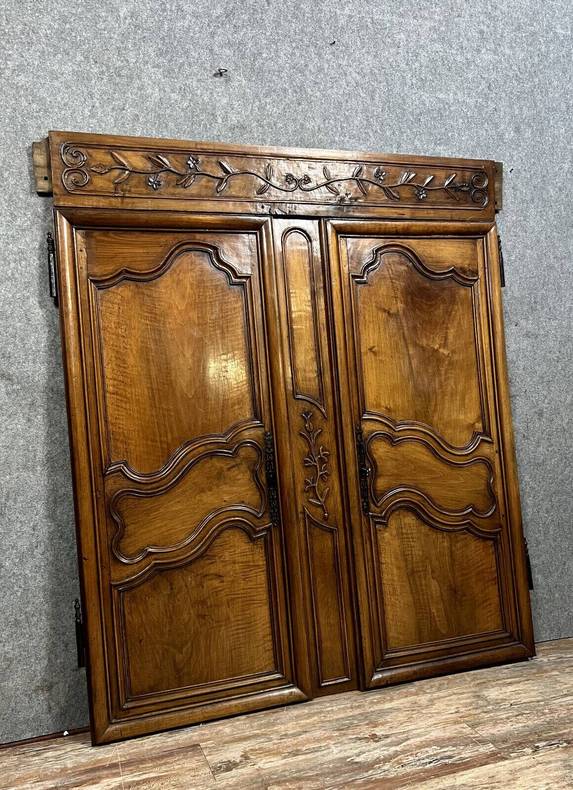 Louis XV period Provençal woodwork facade in solid walnut circa 1750