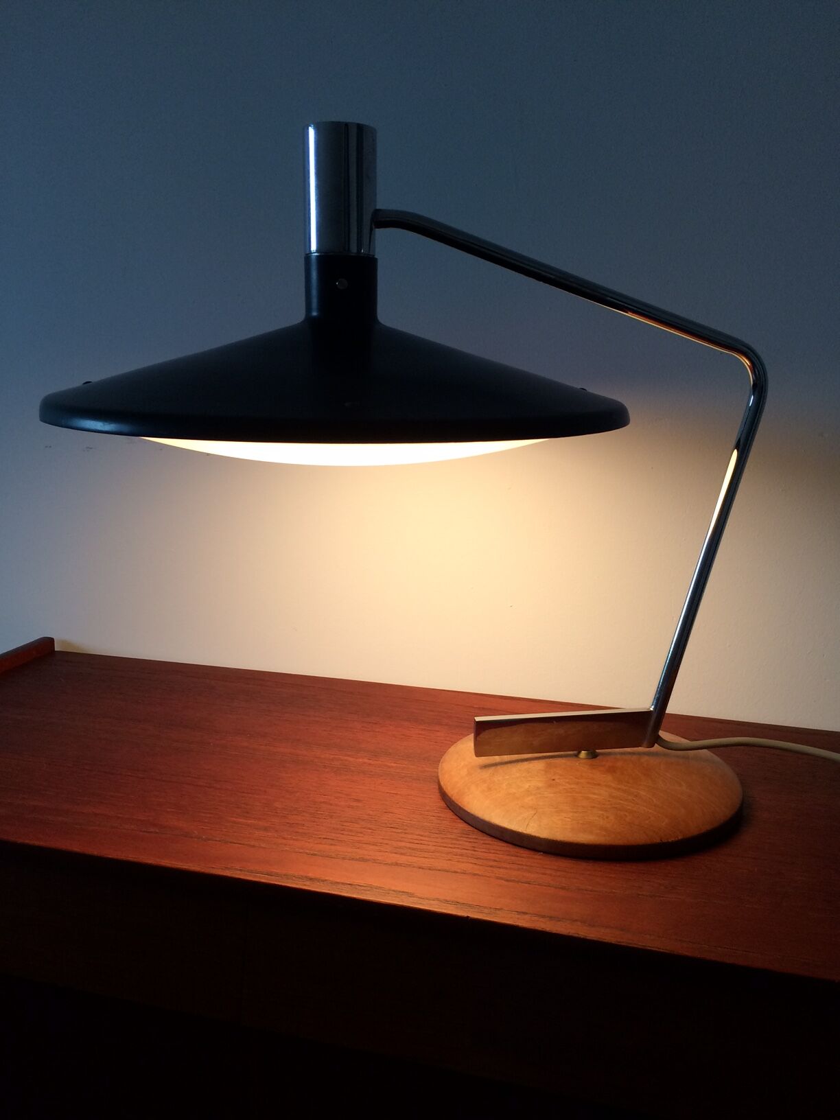 1960's desk lamp with turning base by George Frydman