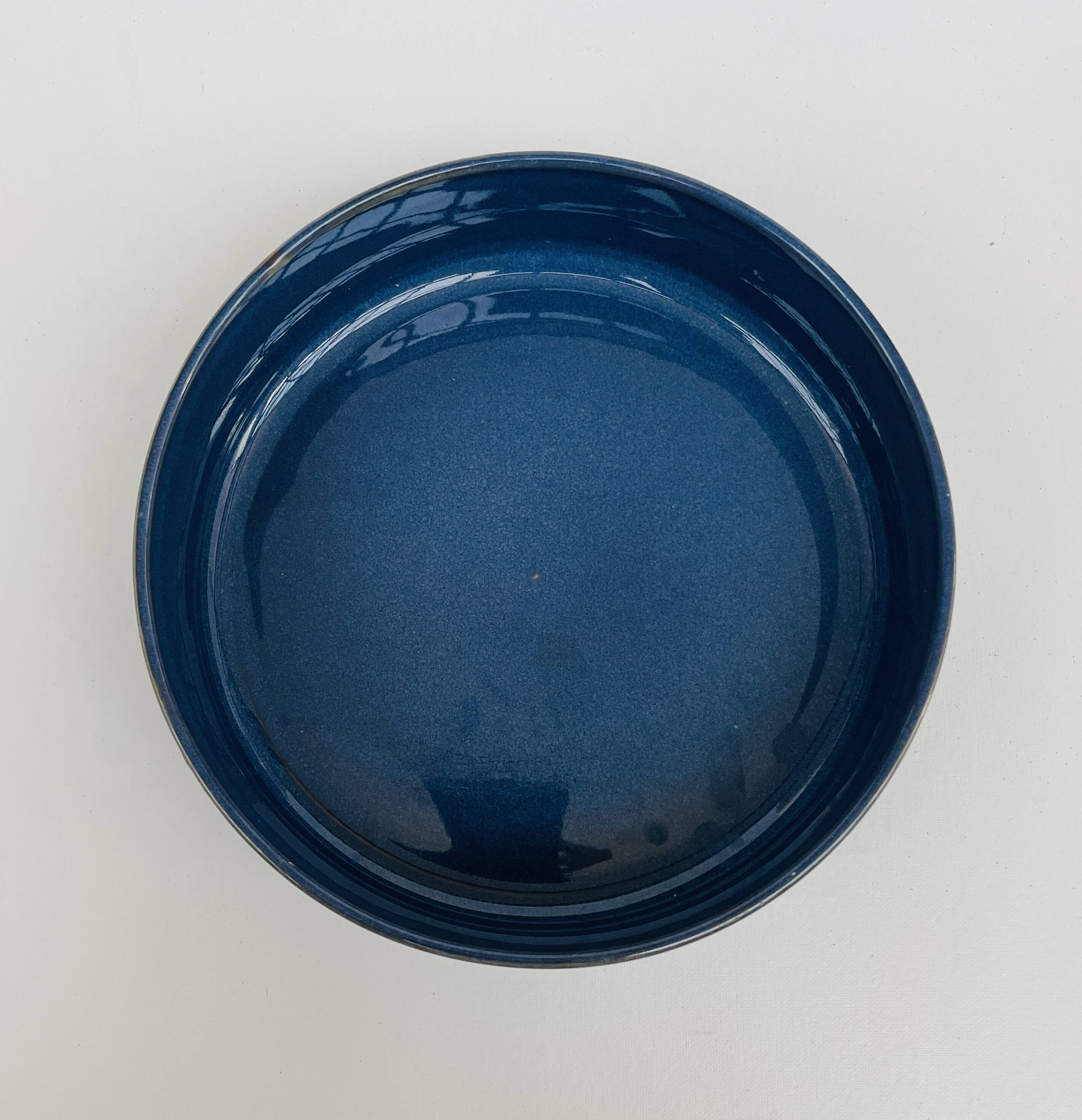 Deep petrol blue ceramic plate – minimalist centrepiece